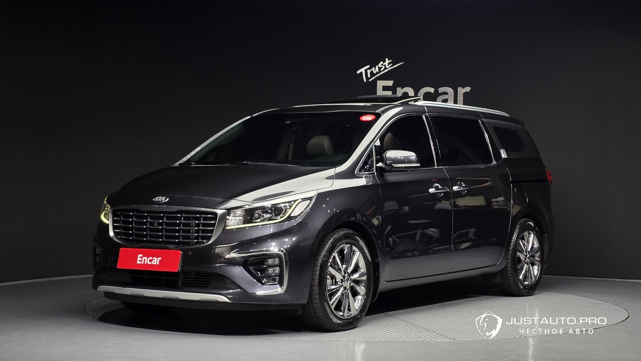 Автомобиль Kia Canival