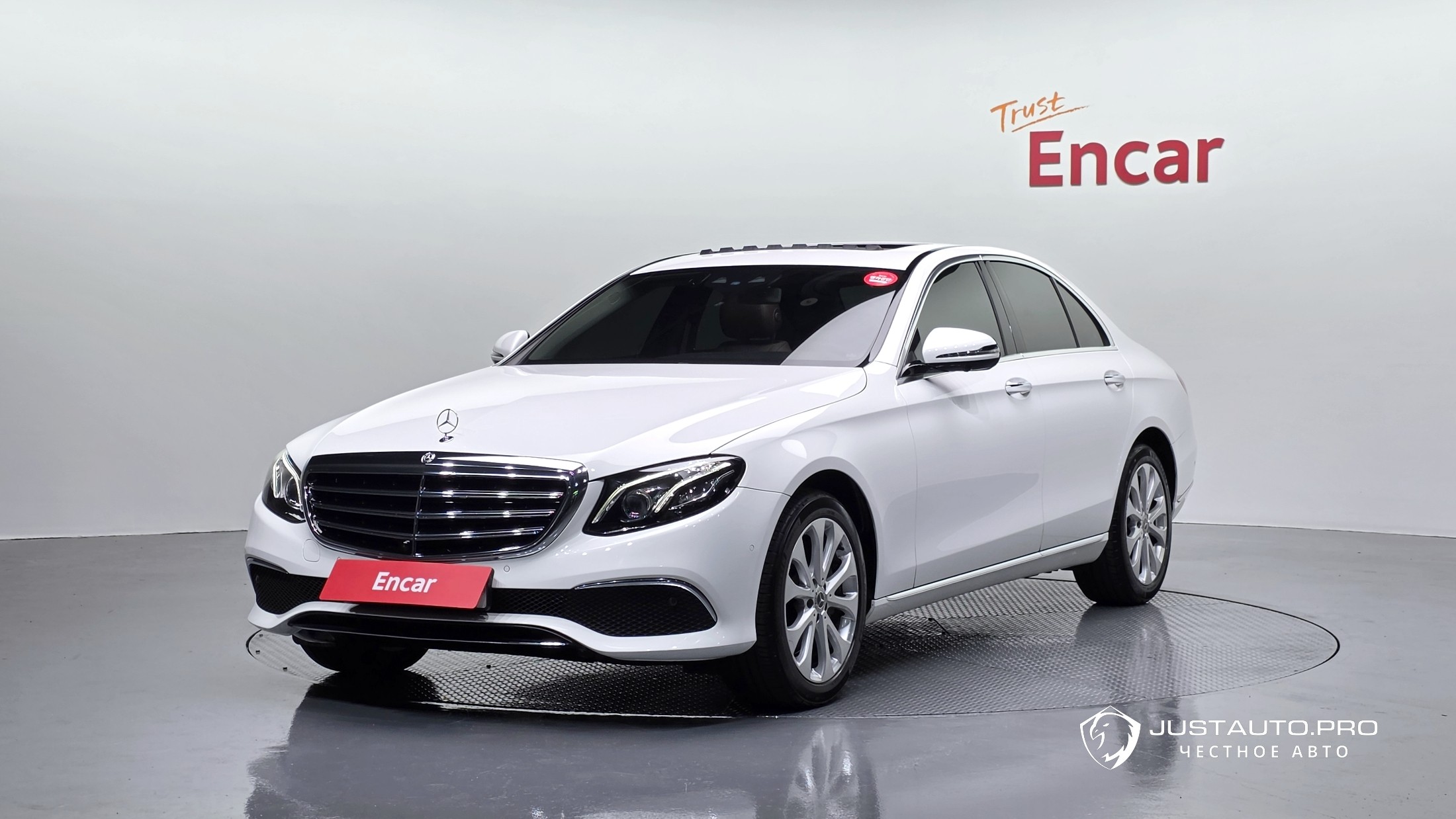 Автомобиль Mercedes-Benz E-Class