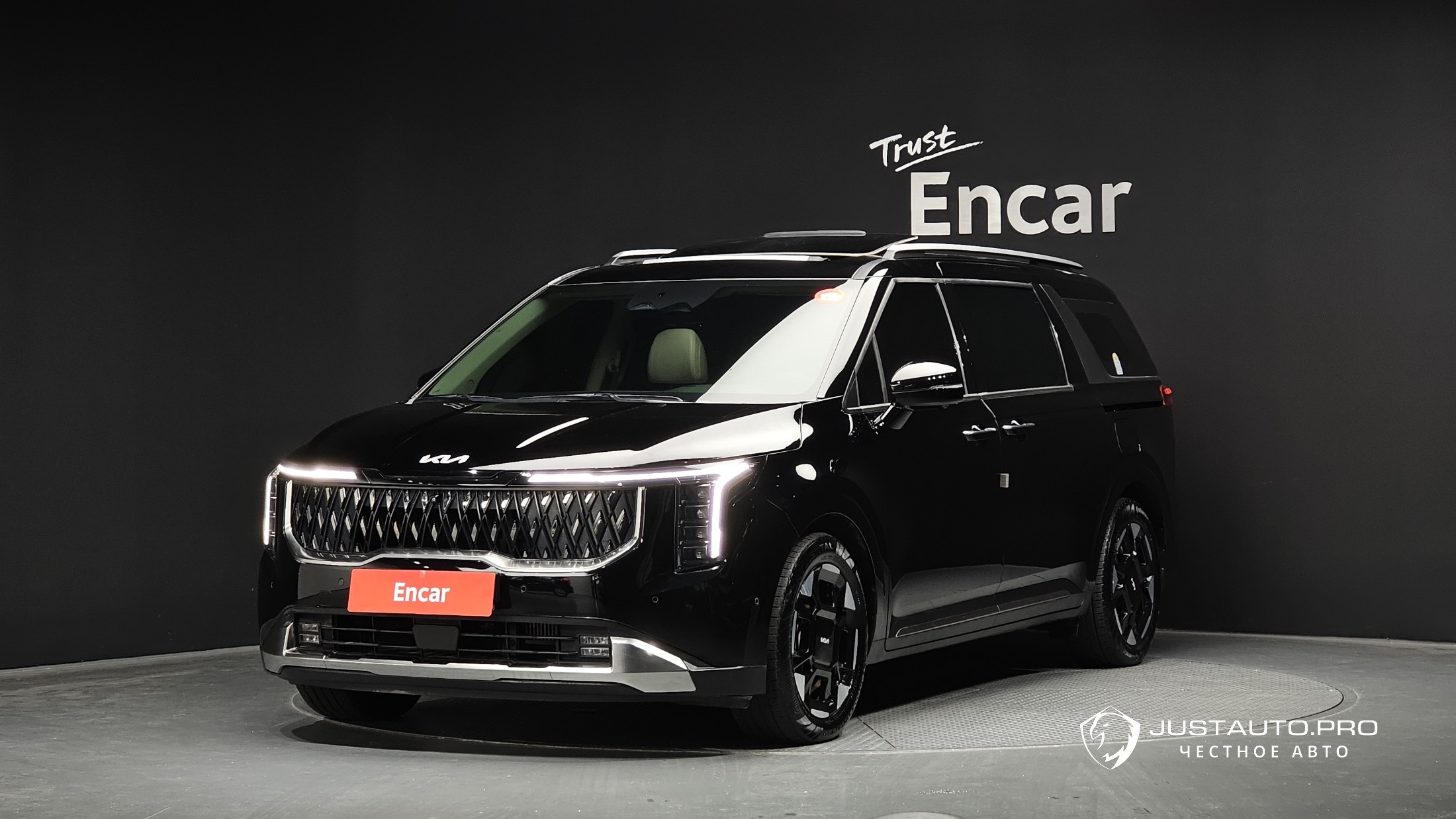 Автомобиль Kia Canival