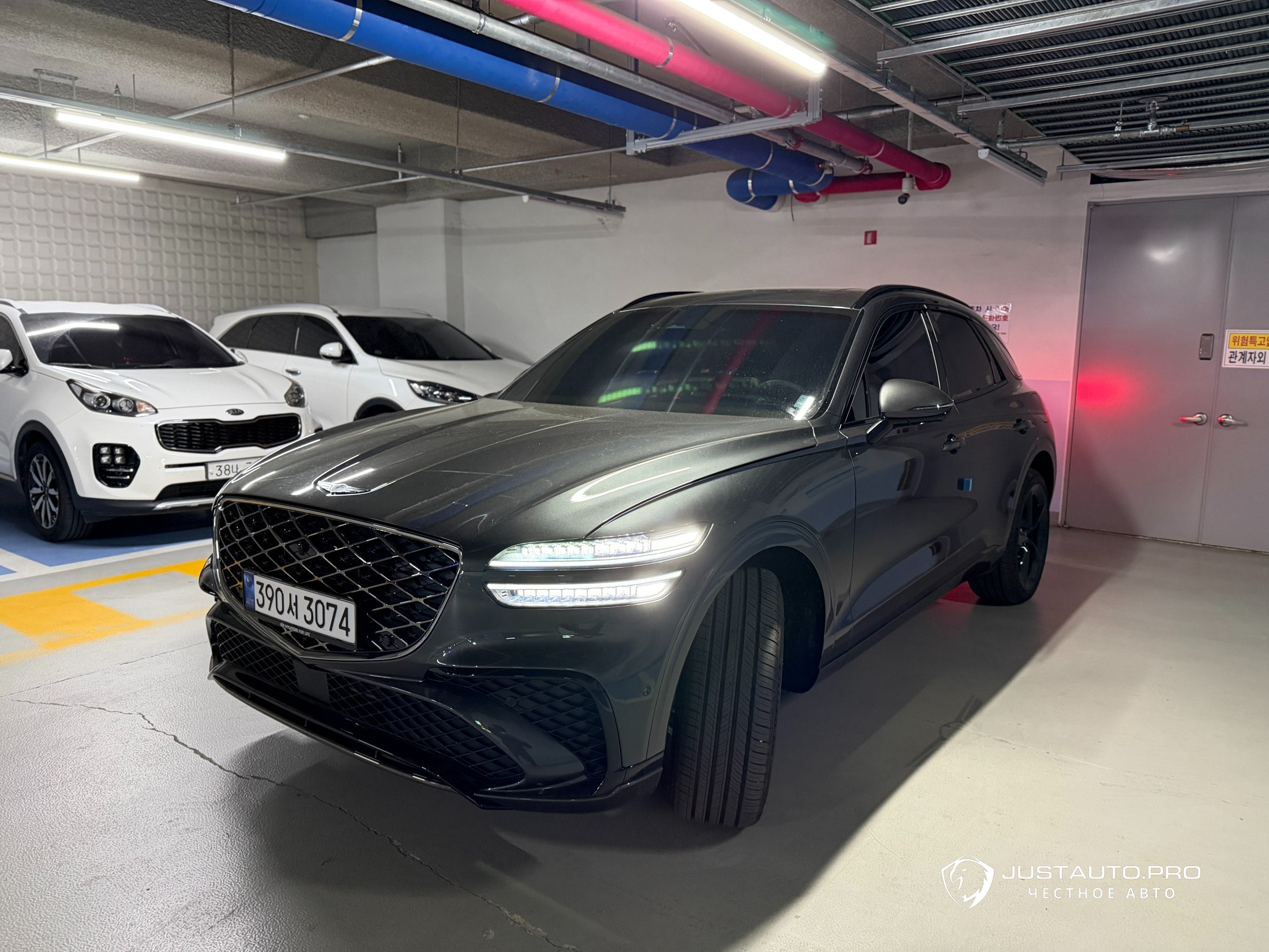Автомобиль Genesis GV70