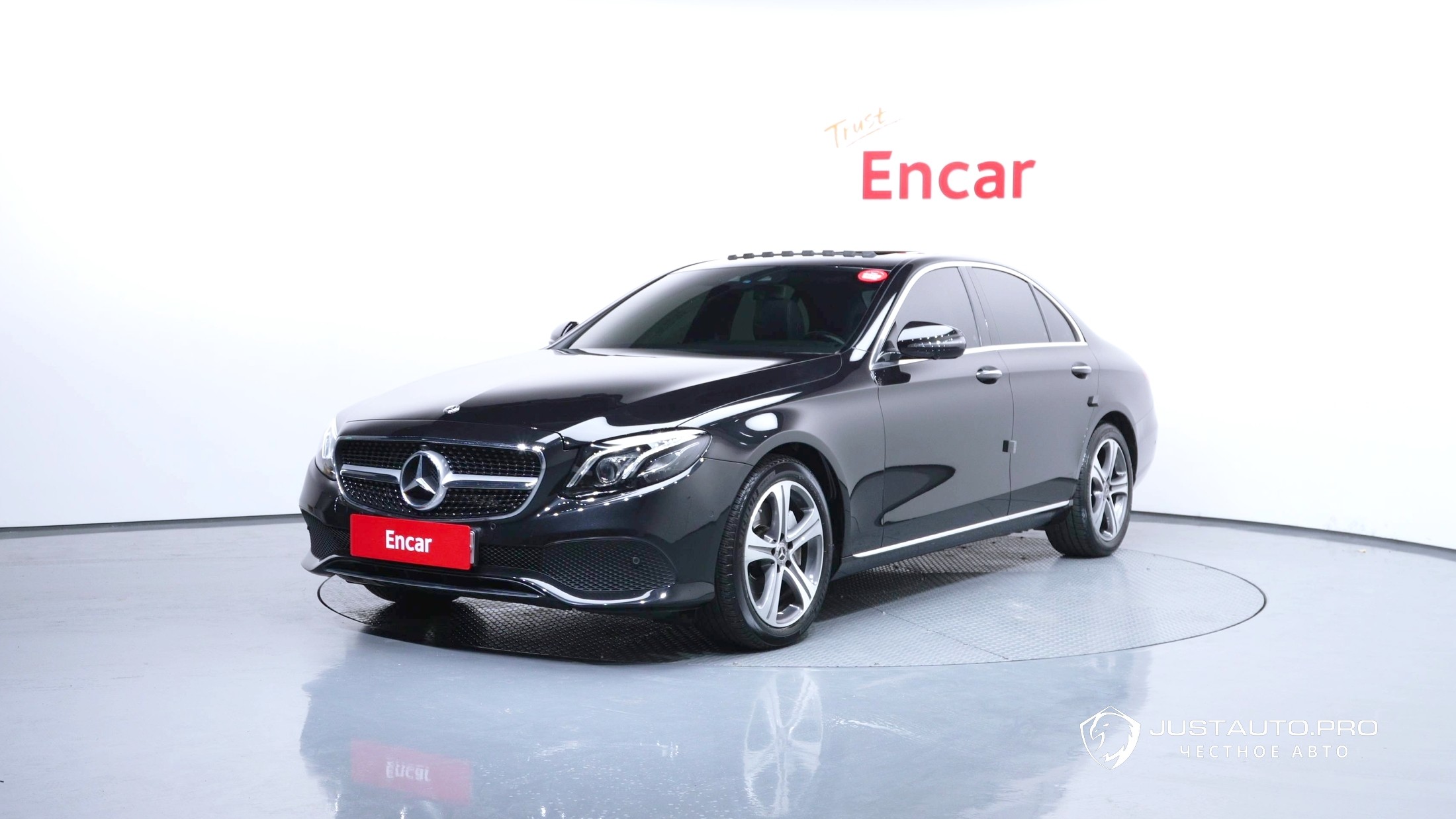 Автомобиль Mercedes-Benz E-Class