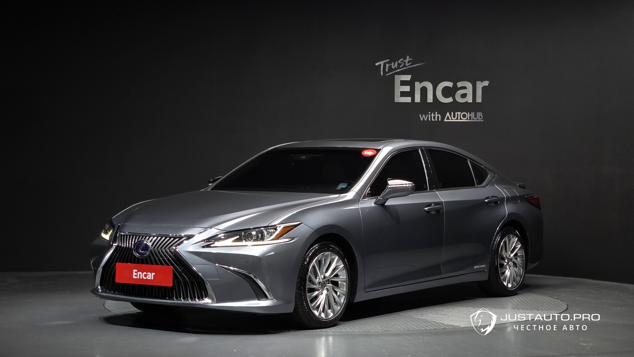 Автомобиль Lexus ES