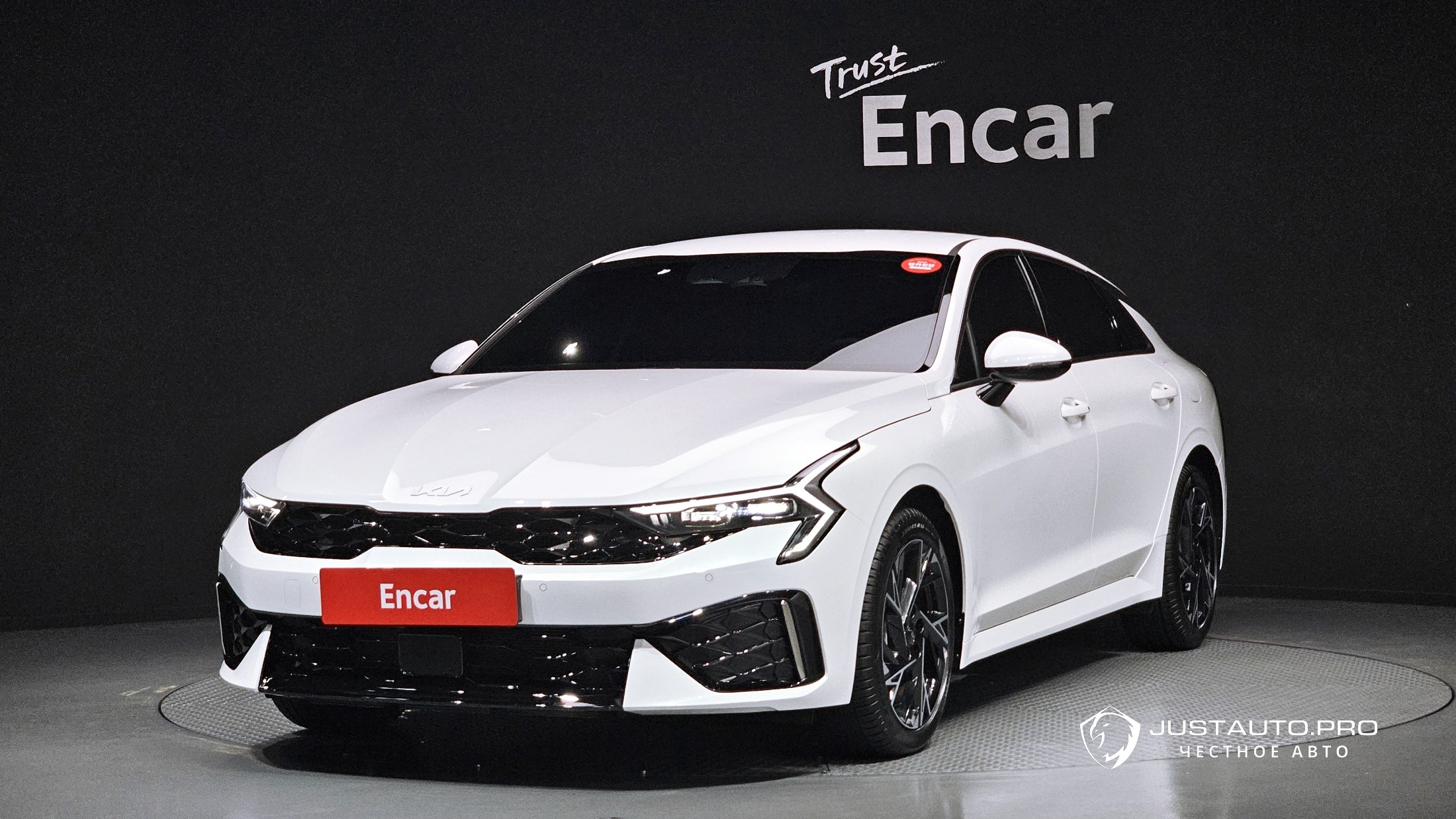 Автомобиль Kia K5