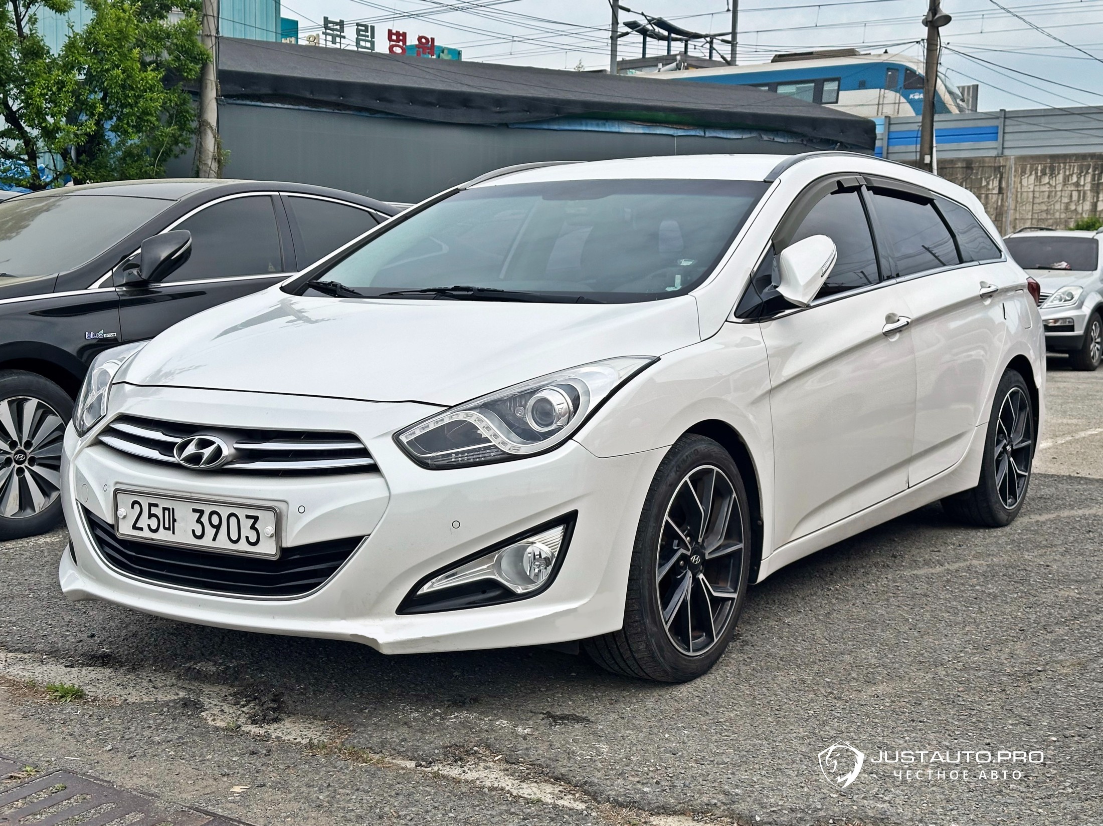 Автомобиль Hyundai i40