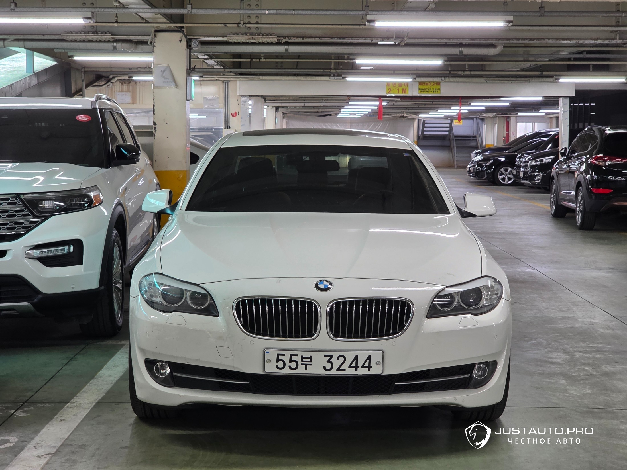 Автомобиль BMW 5-Series