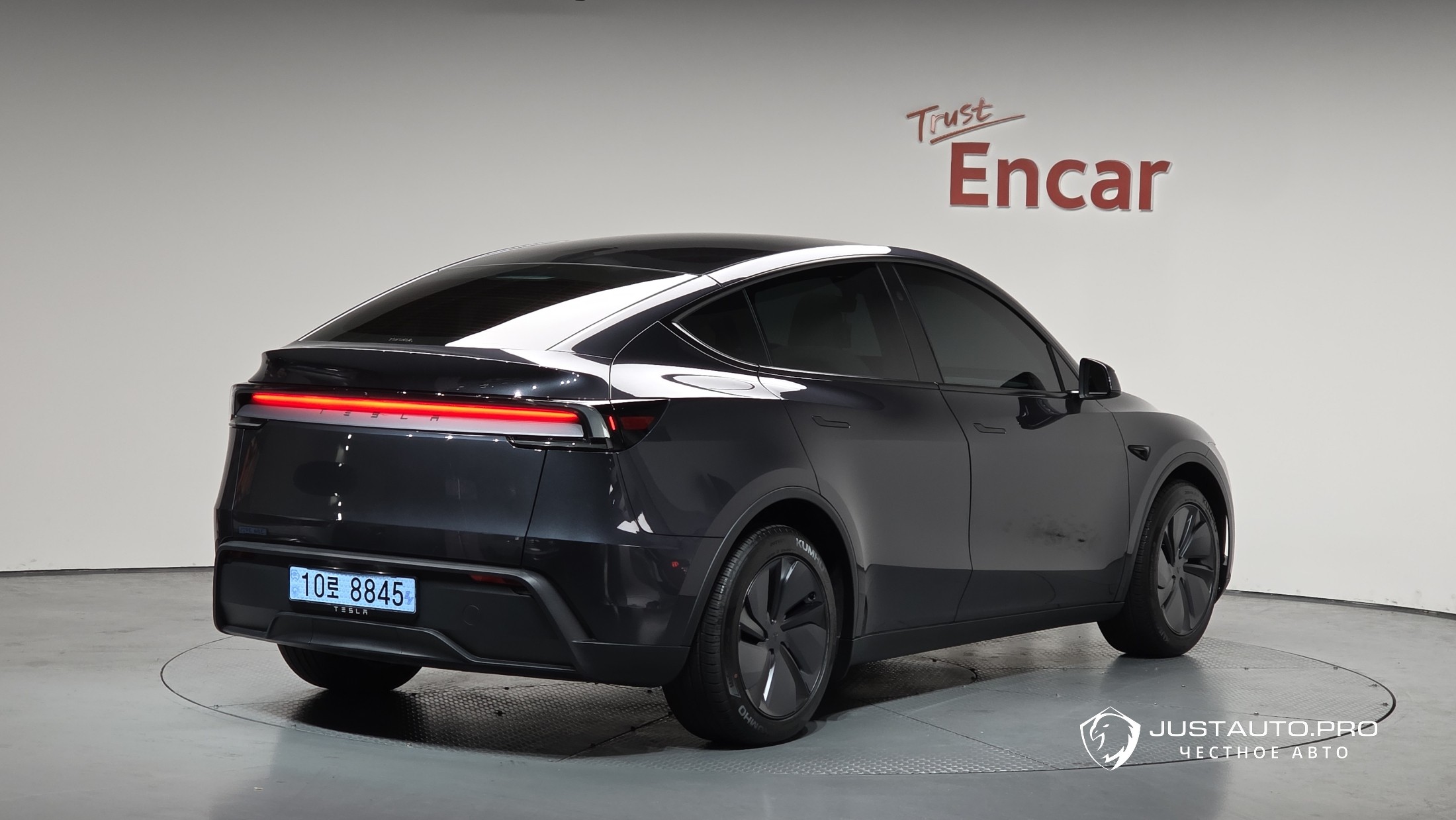 Автомобиль Tesla Model Y