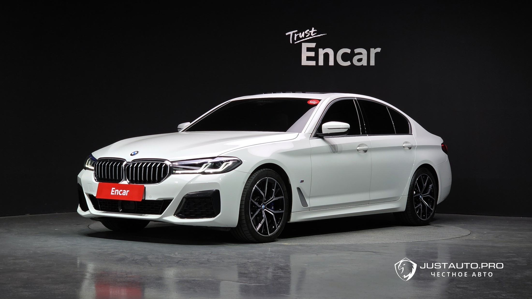 Автомобиль BMW 5-Series
