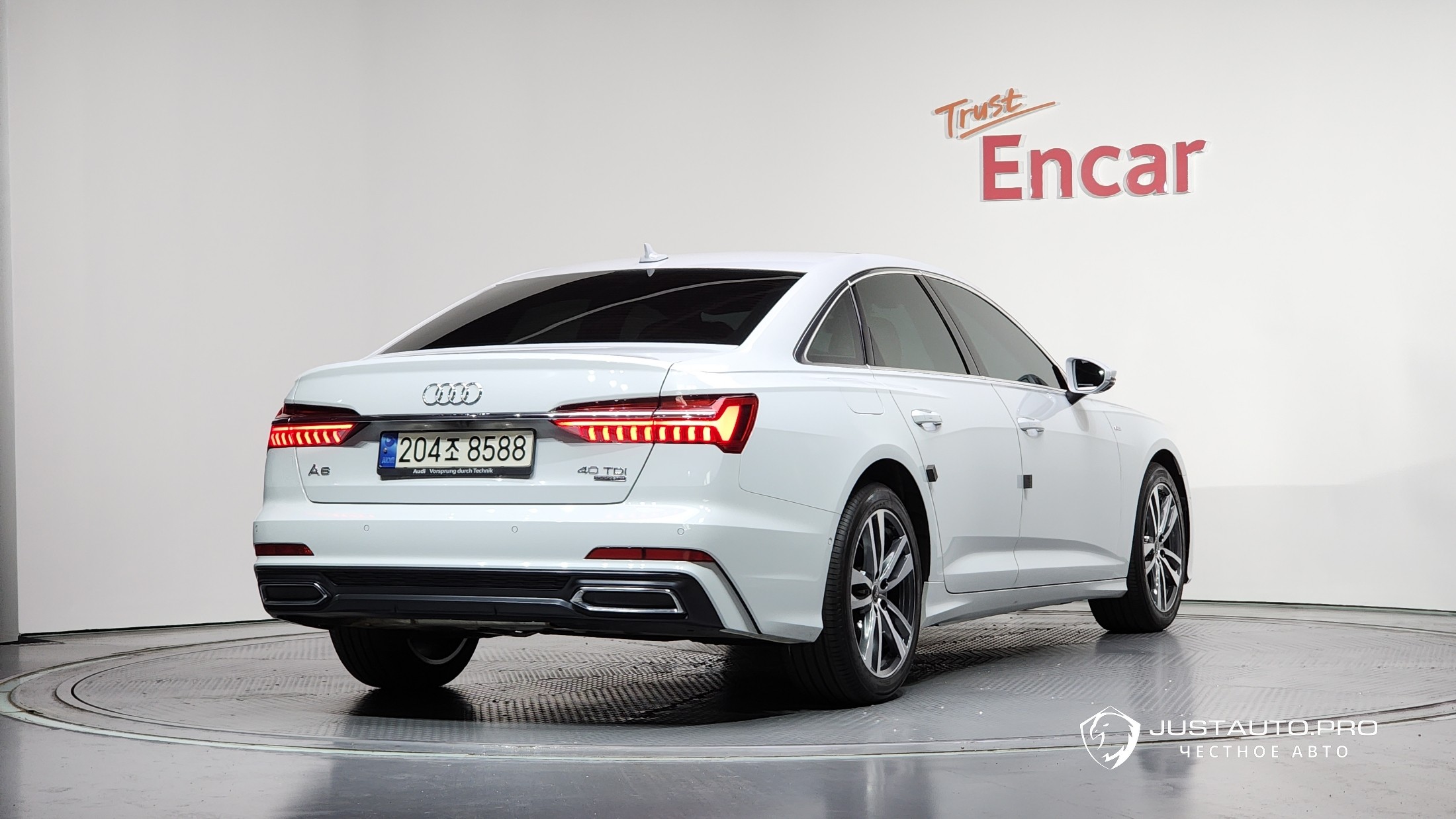 Автомобиль Audi A6