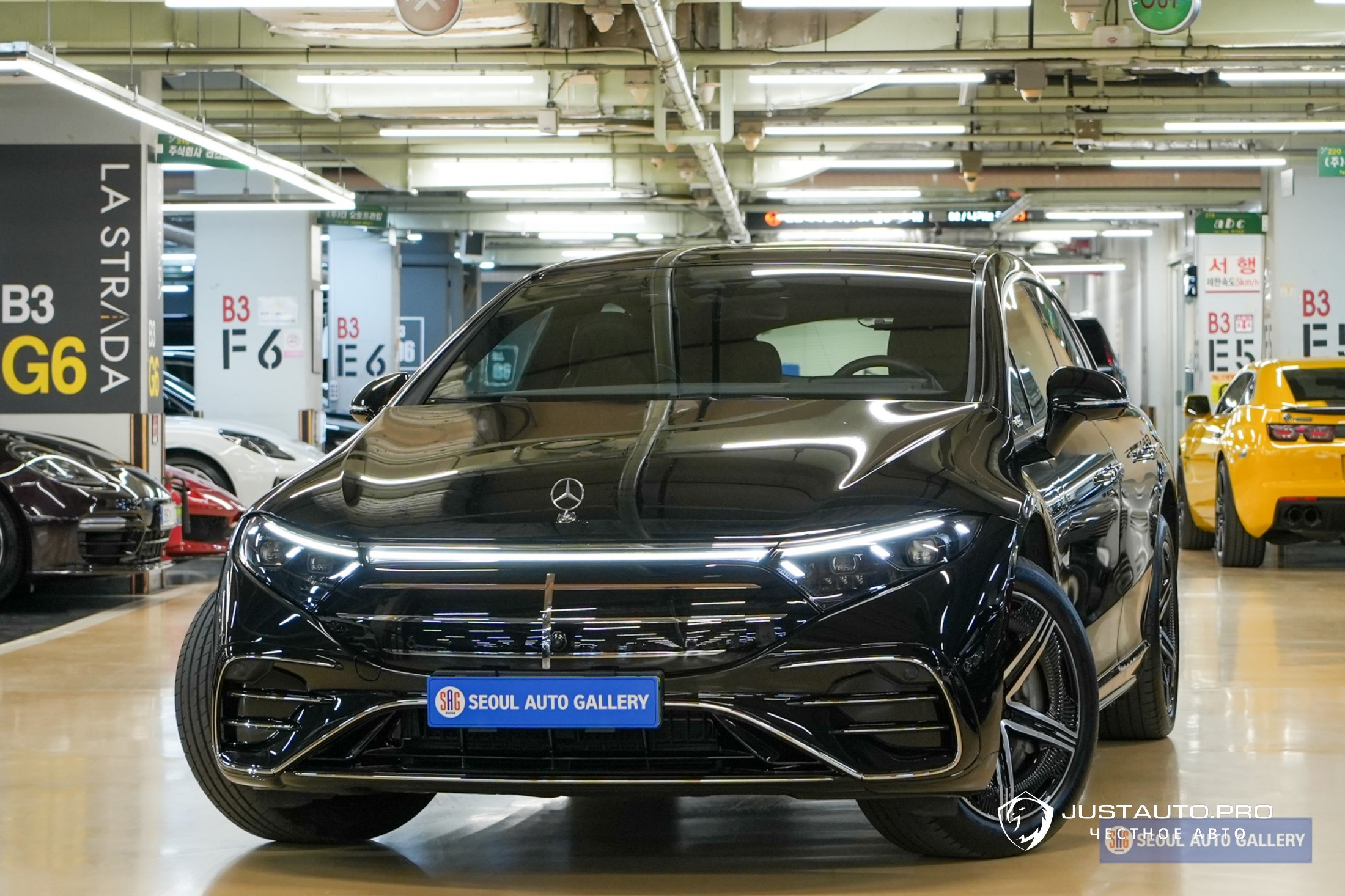 Автомобиль Mercedes-Benz EQS
