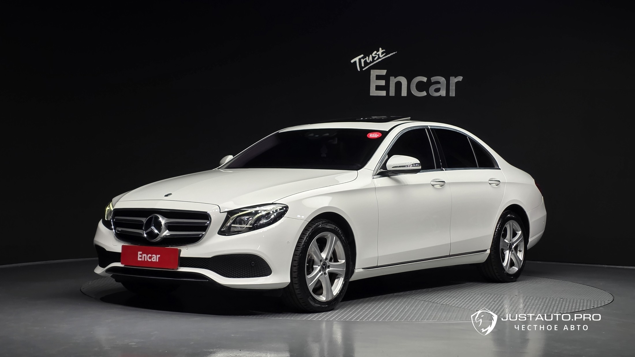 Автомобиль Mercedes-Benz E-Class