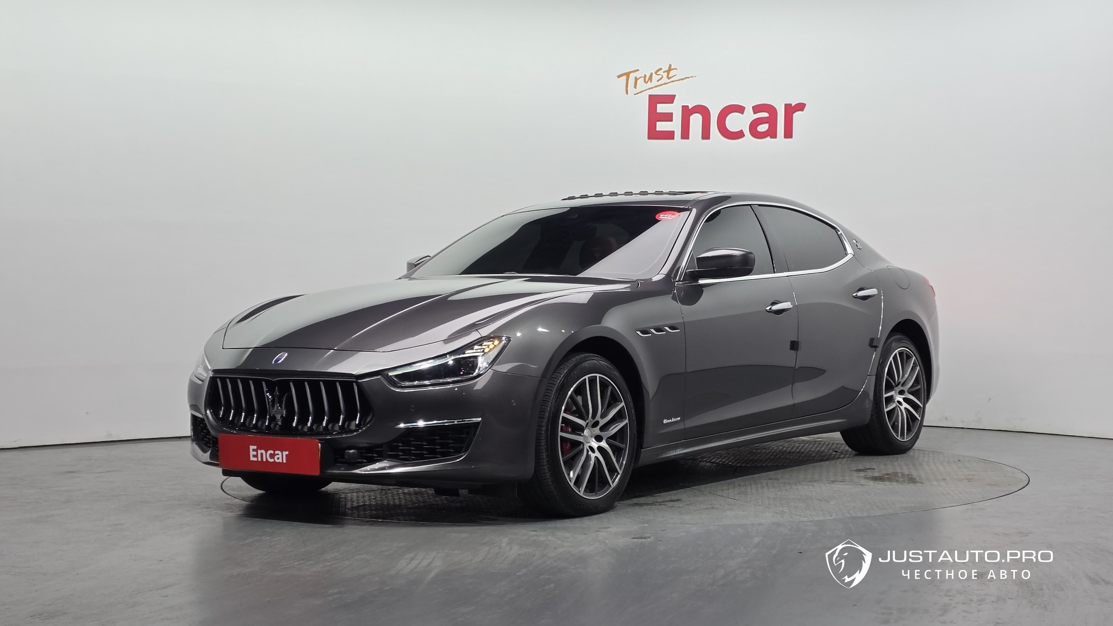 Автомобиль Maserati Ghibli