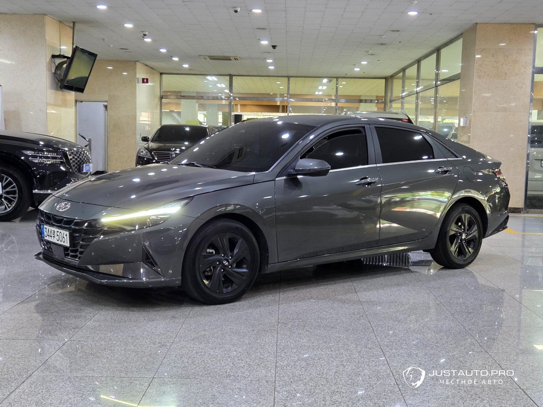 Автомобиль Hyundai AVANTE