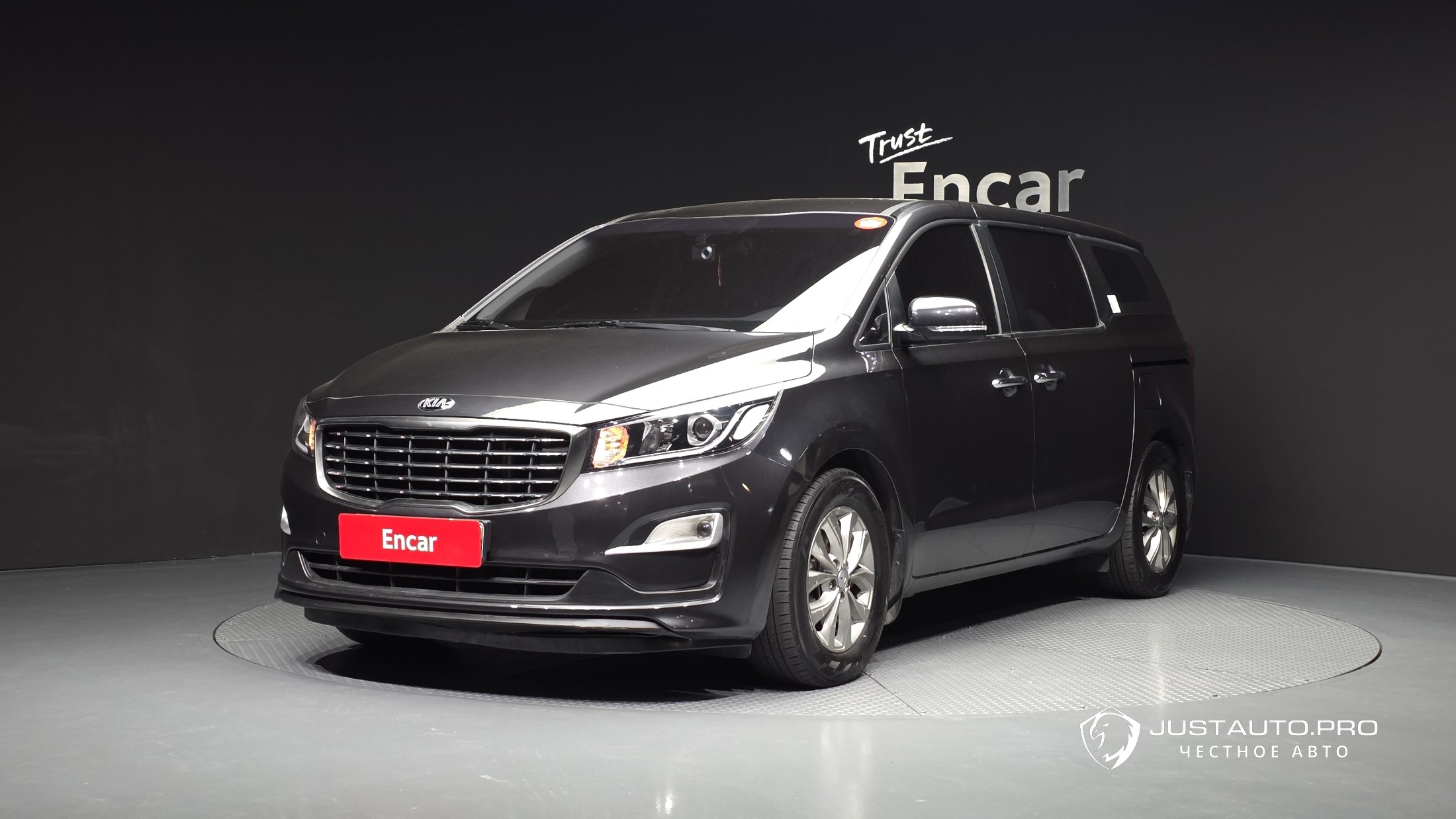 Автомобиль Kia Canival