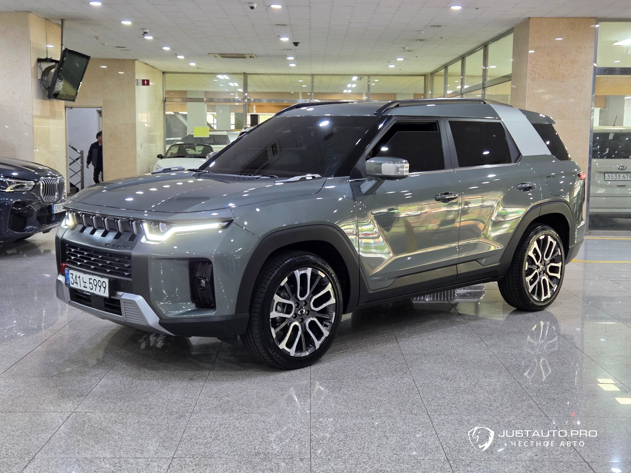 Автомобиль KG_Mobility_Ssangyong Torres