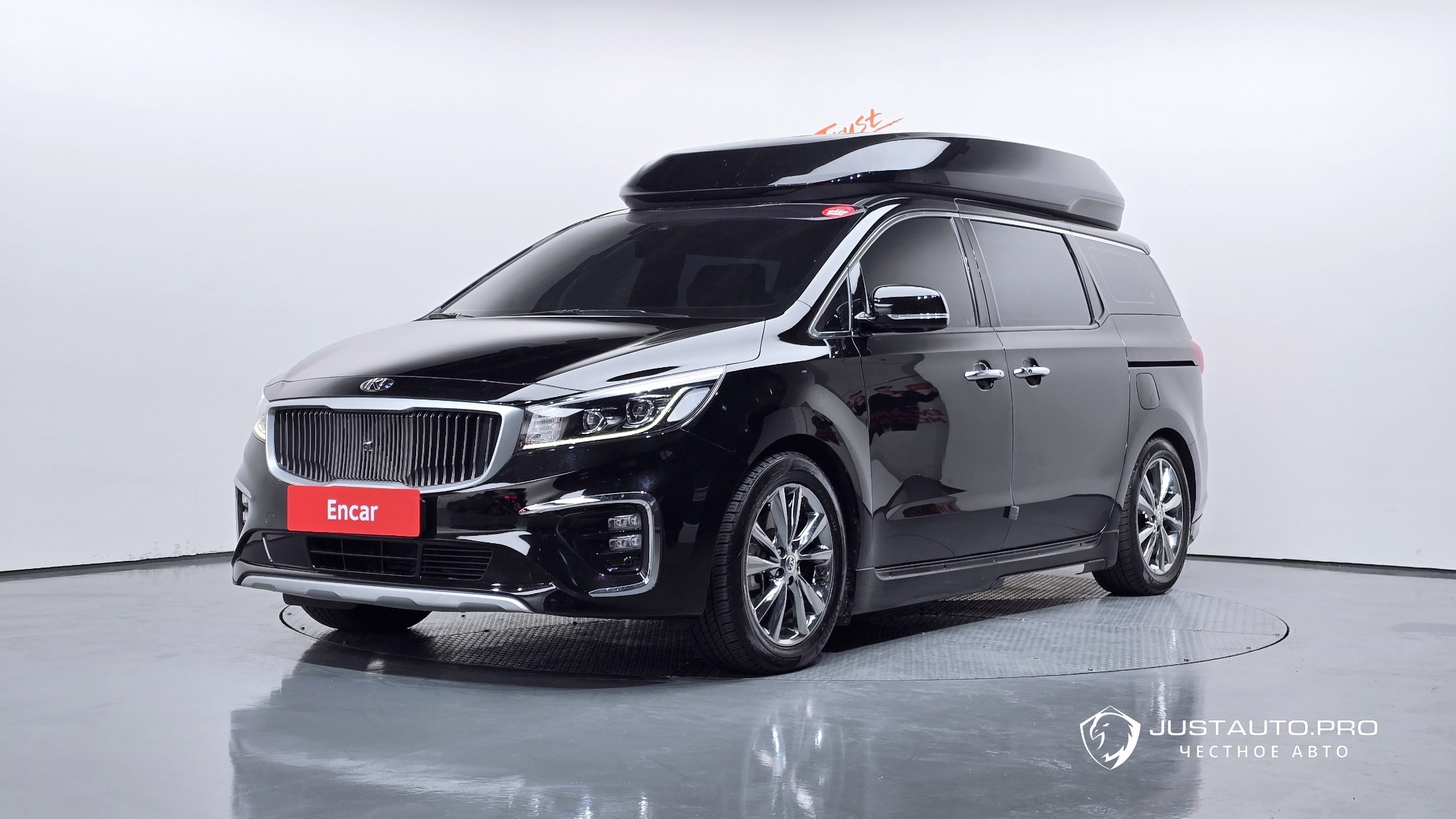 Автомобиль Kia Canival
