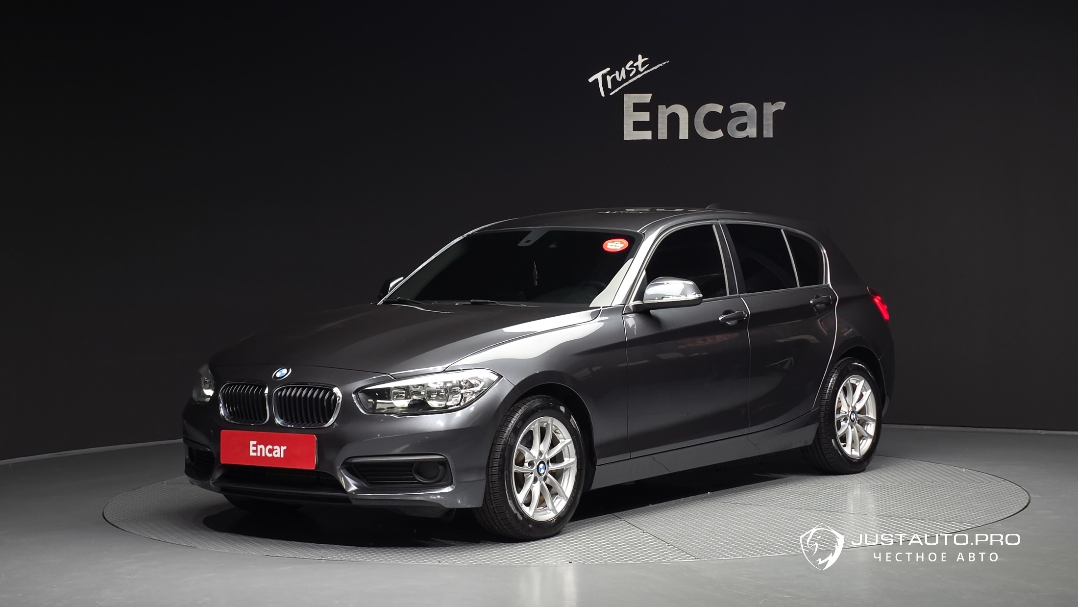 Автомобиль BMW 1-Series