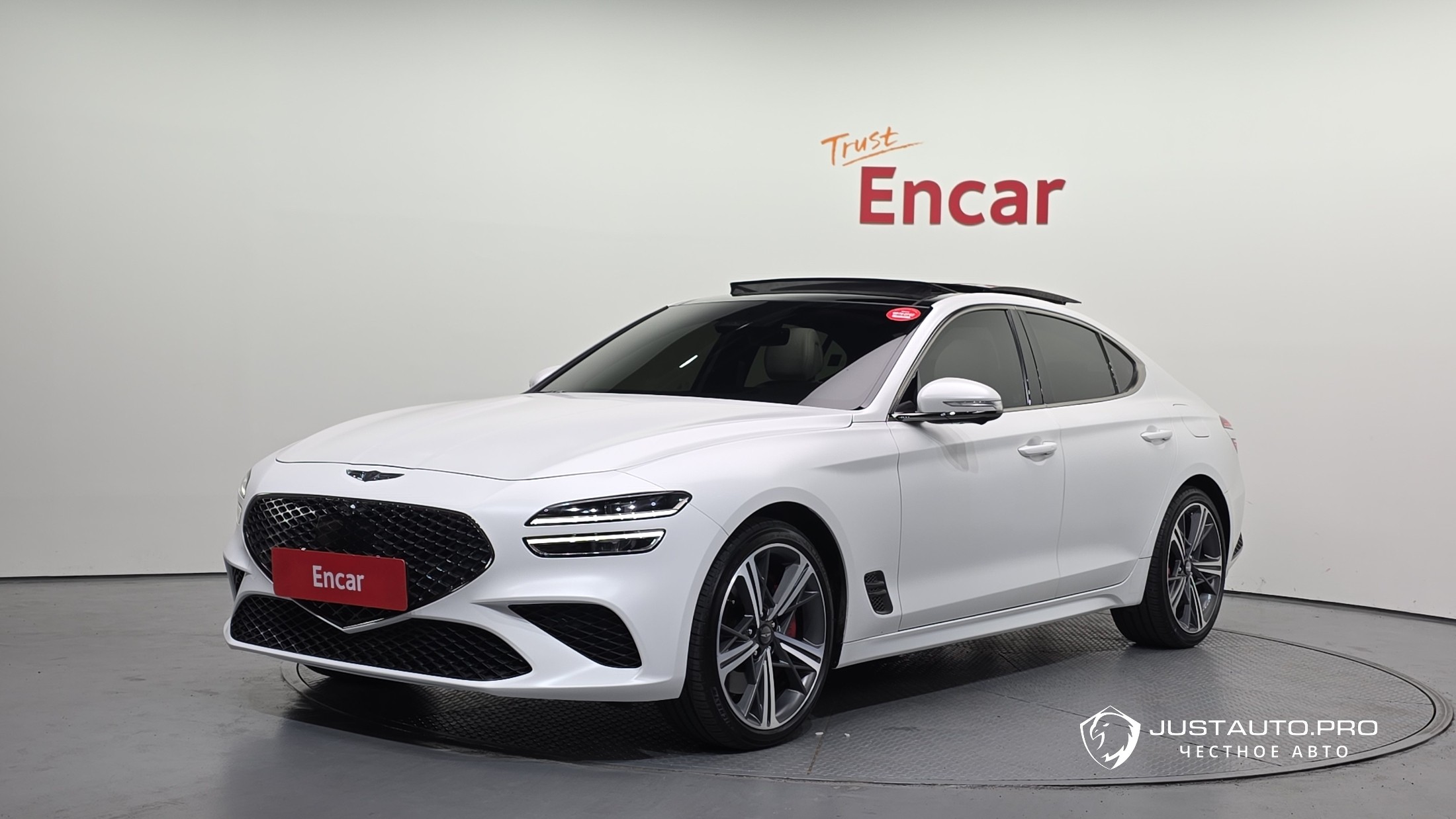 Автомобиль Genesis G70