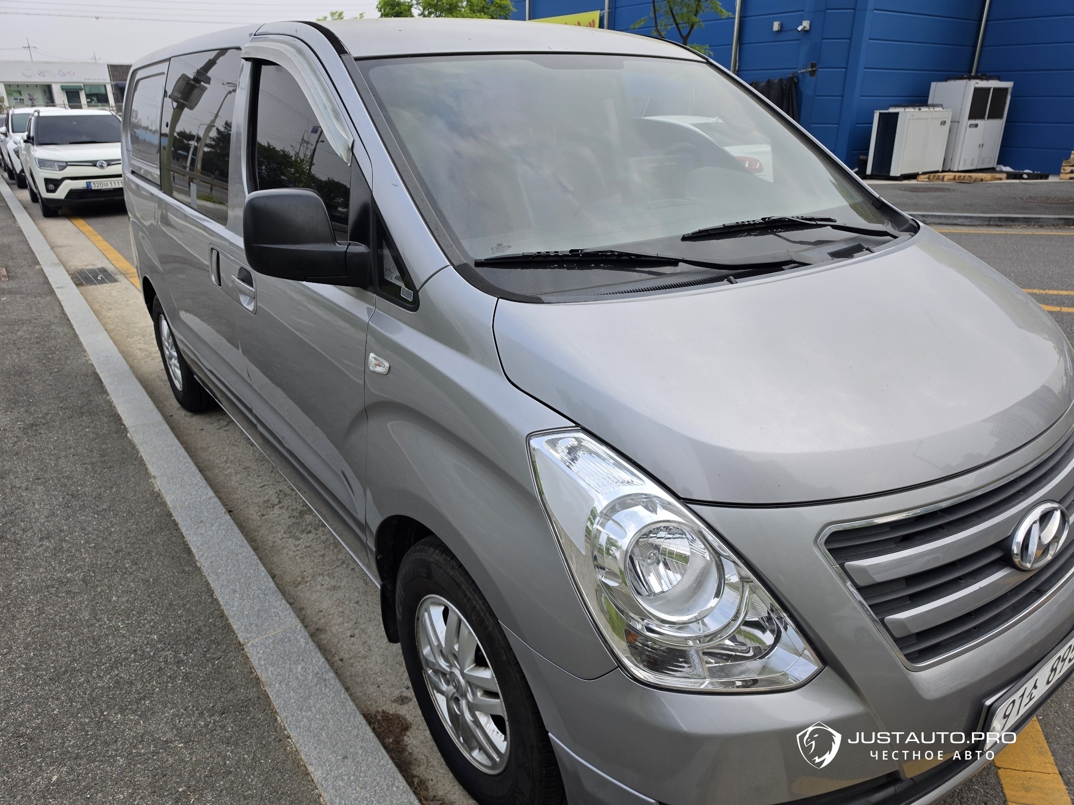 Автомобиль Hyundai Starex