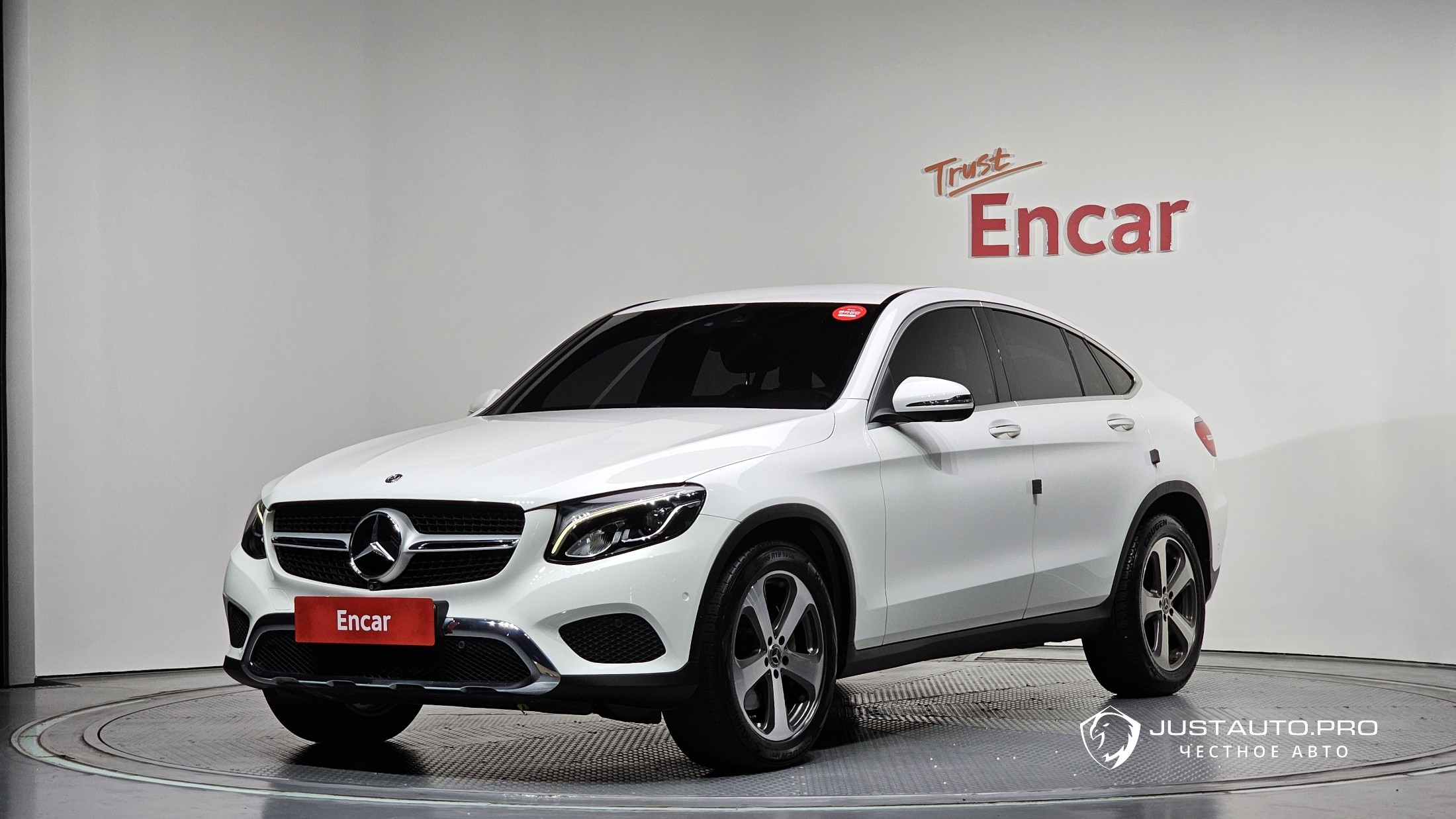 Автомобиль Mercedes-Benz GLC-Class