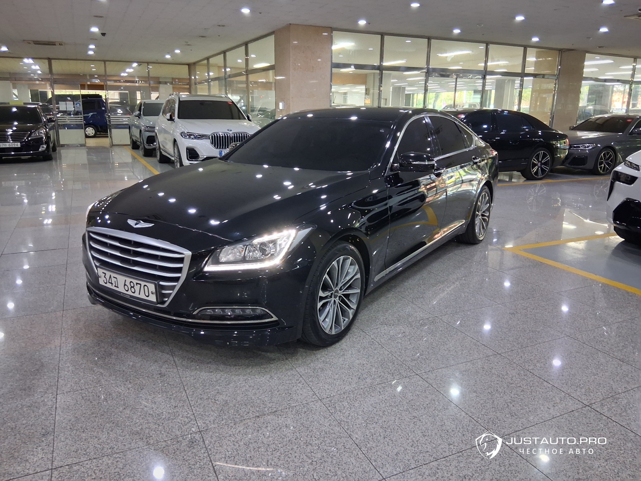 Автомобиль Hyundai Genesis