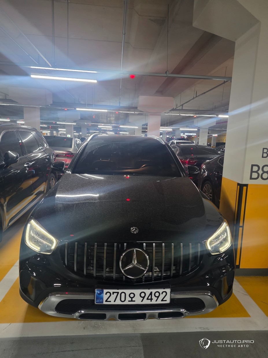 Автомобиль Mercedes-Benz GLC-Class