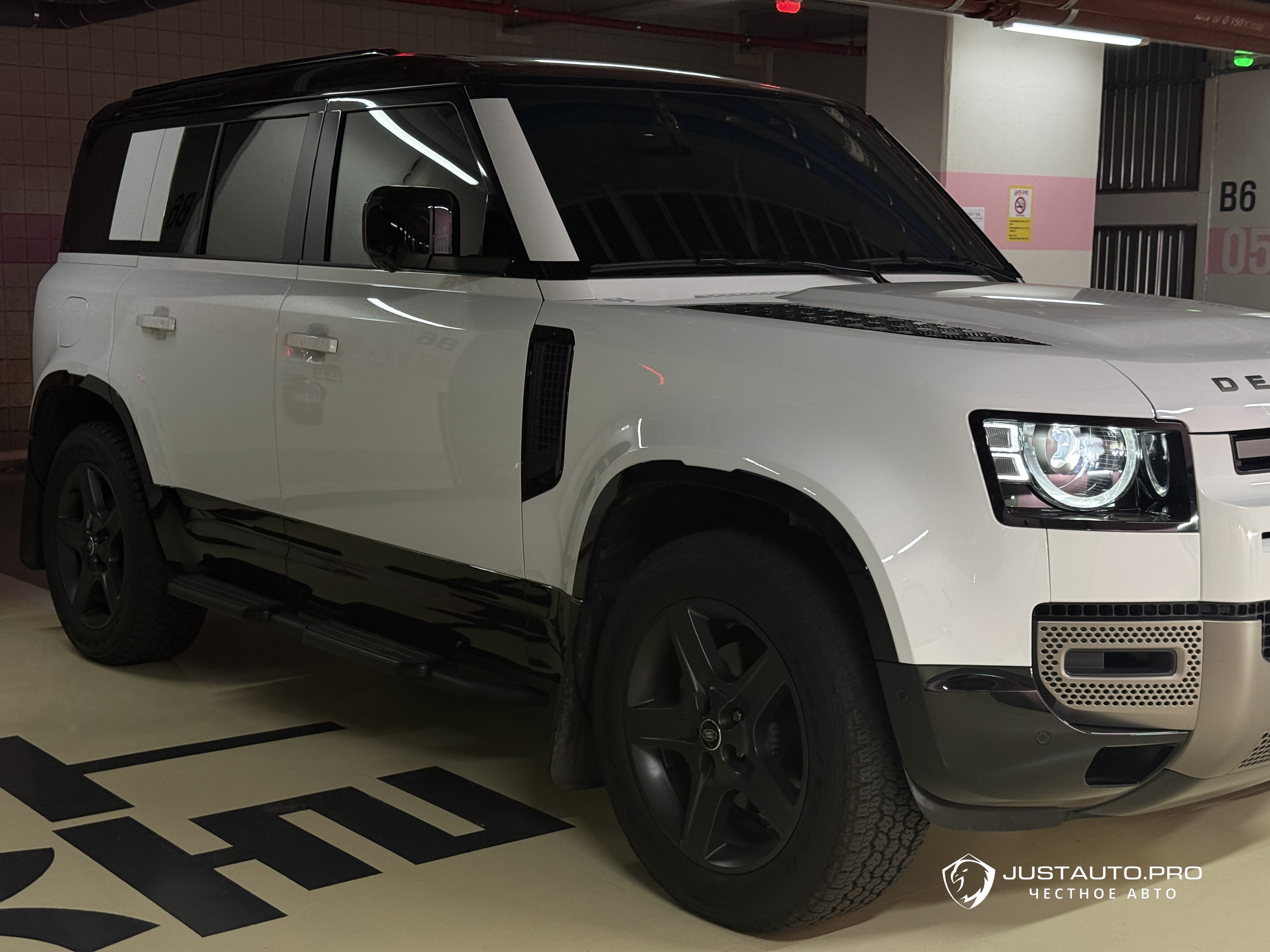 Автомобиль Land Rover Defender