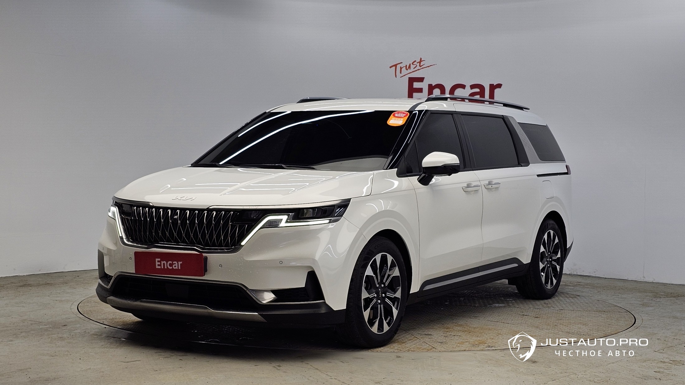 Автомобиль Kia Canival