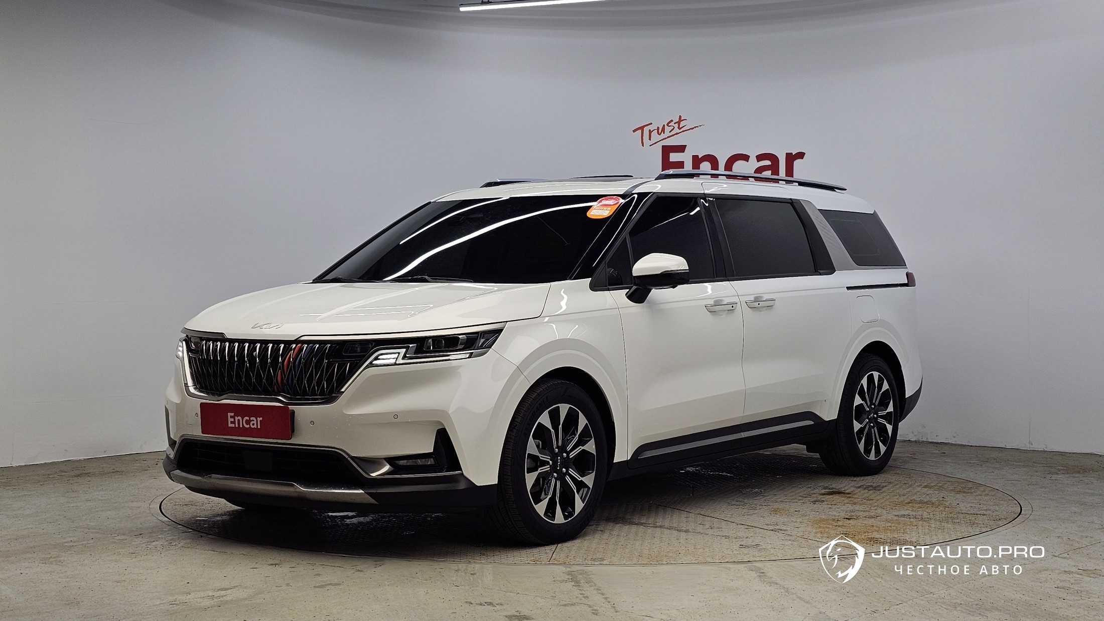 Автомобиль Kia Canival