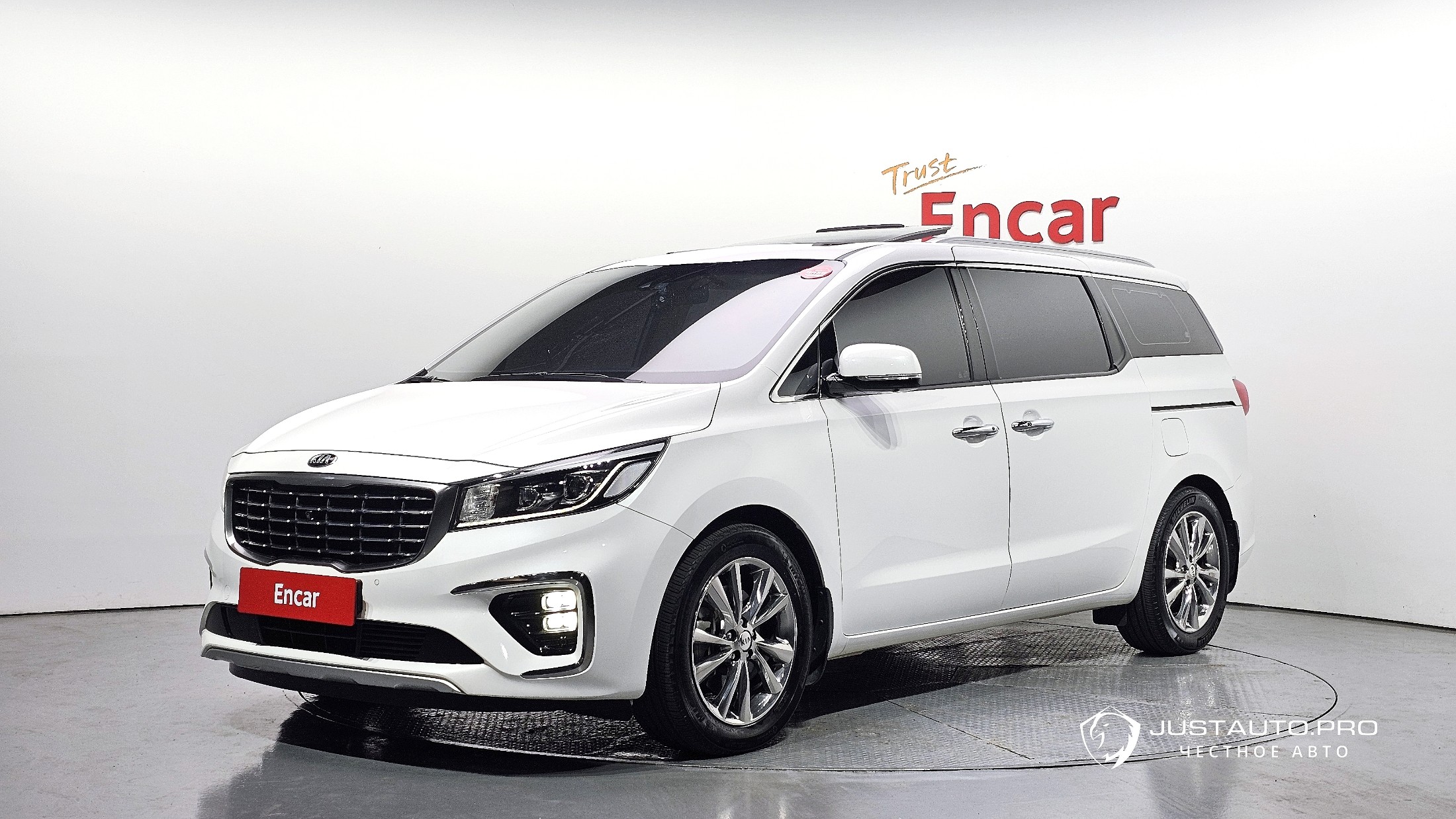 Автомобиль Kia Canival