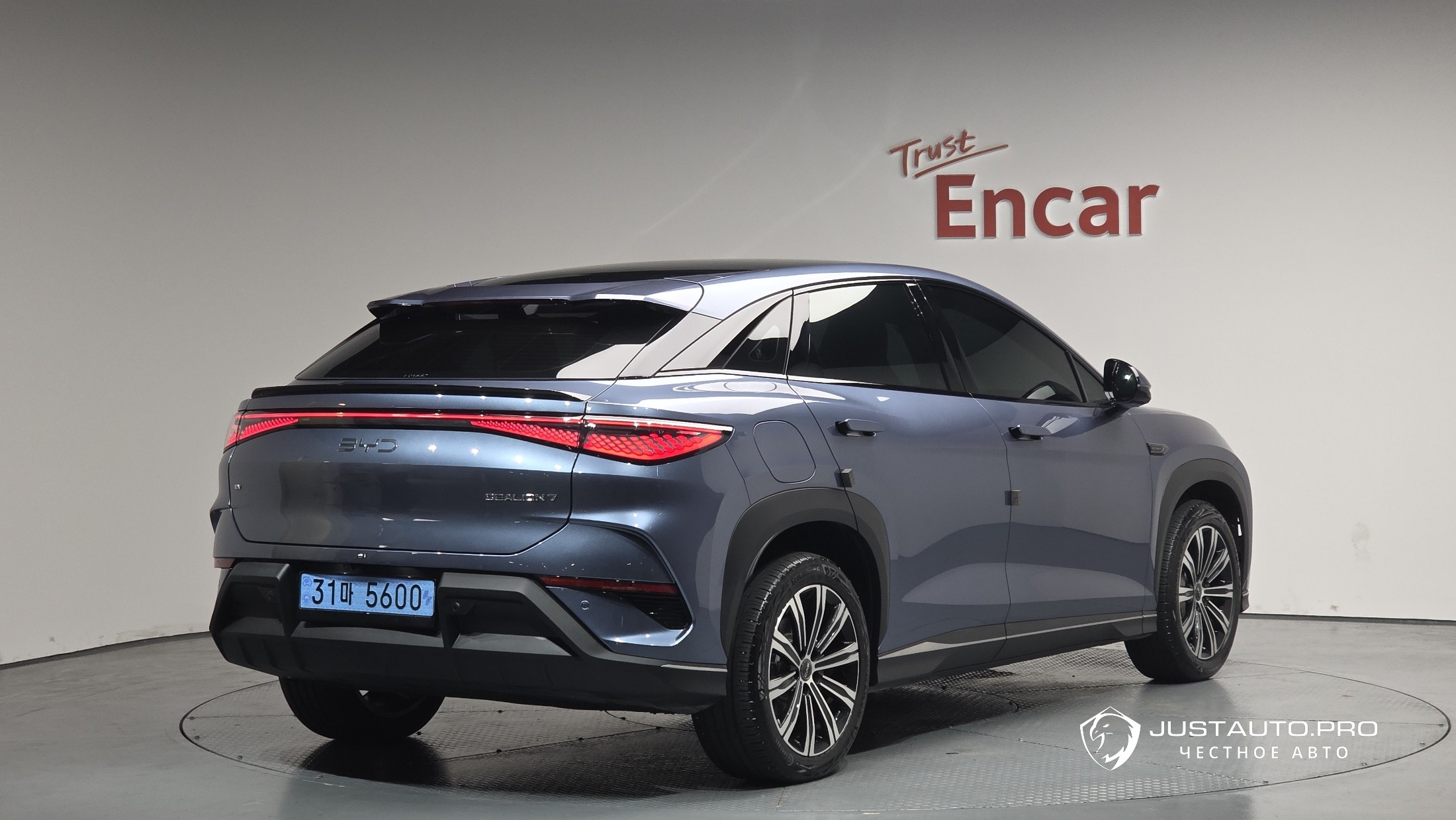 Автомобиль BYD Sealion 7 
