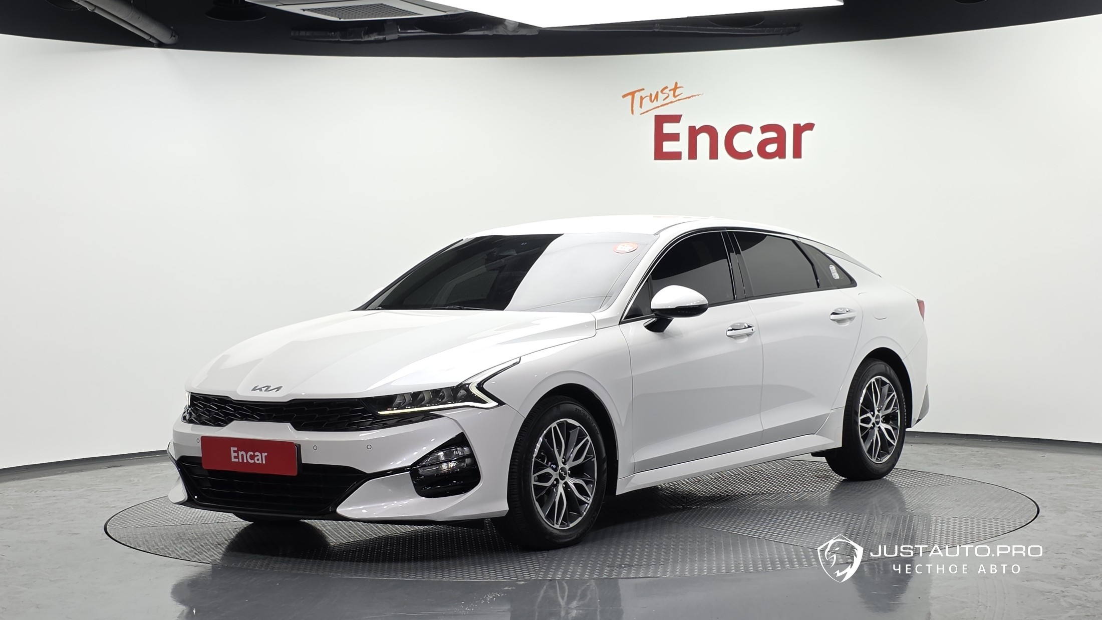 Автомобиль Kia K5