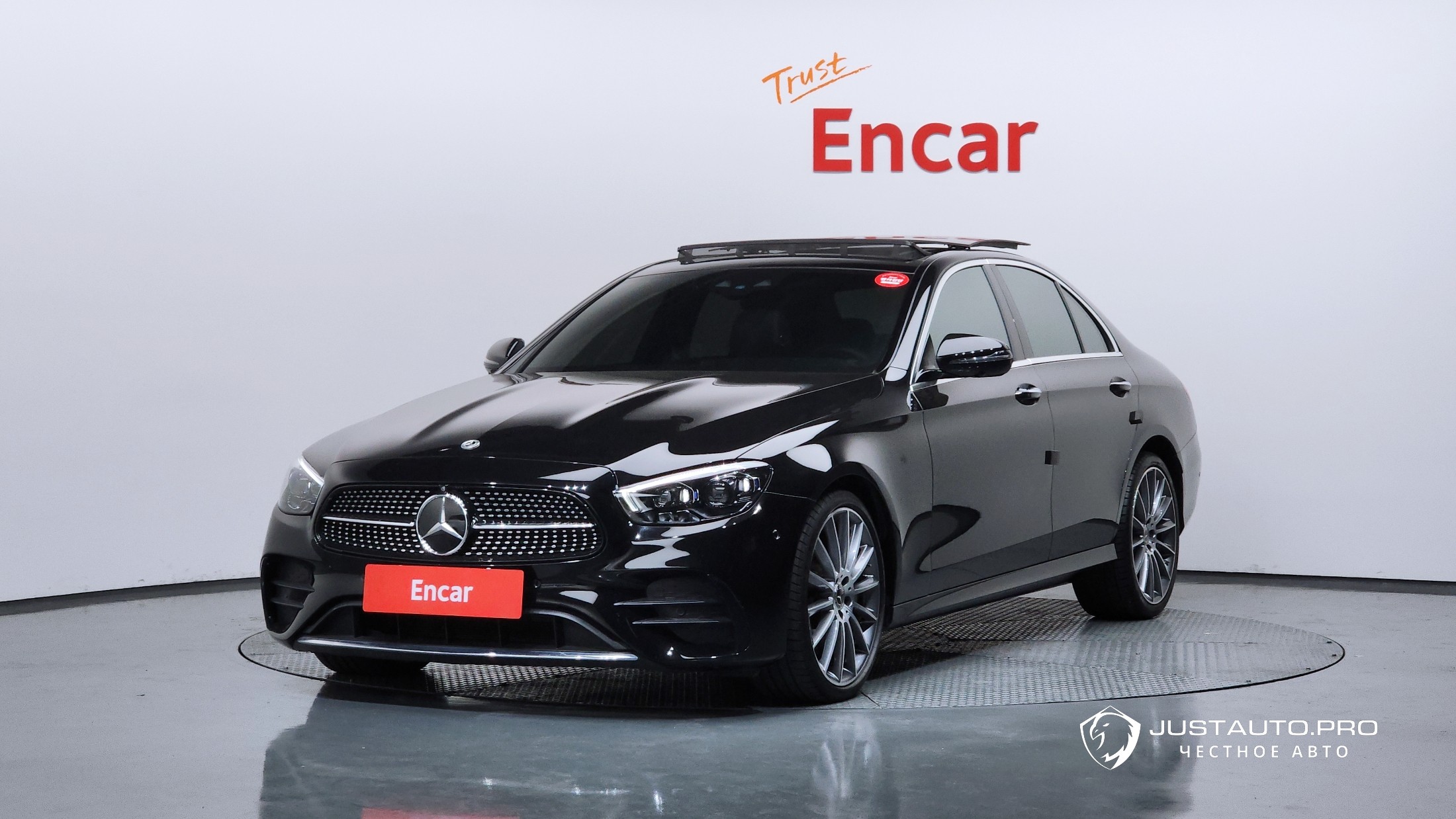 Автомобиль Mercedes-Benz E-Class