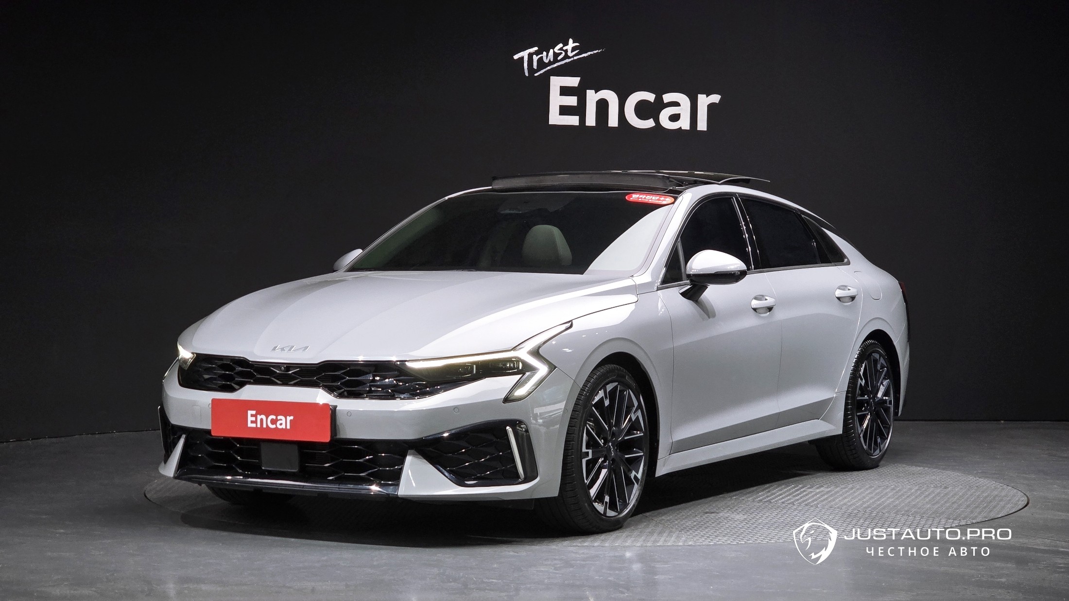 Автомобиль Kia K5