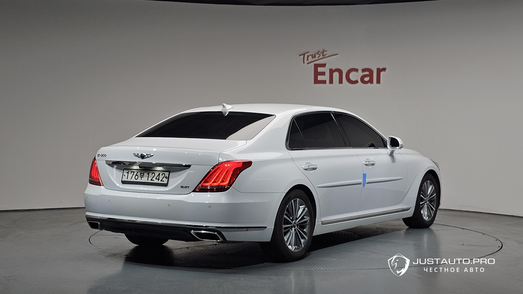 Автомобиль Genesis EQ900