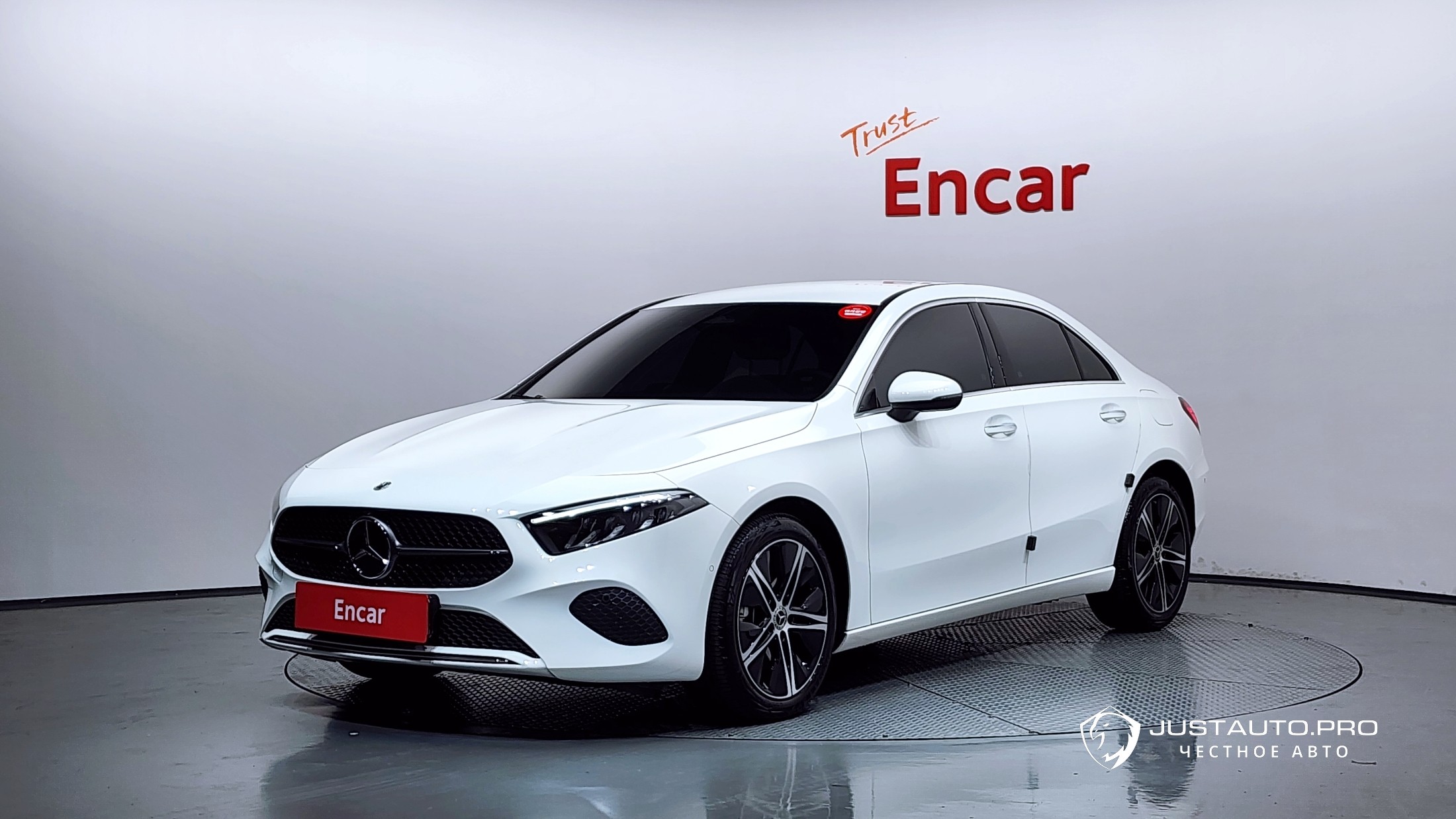 Автомобиль Mercedes-Benz A-Class