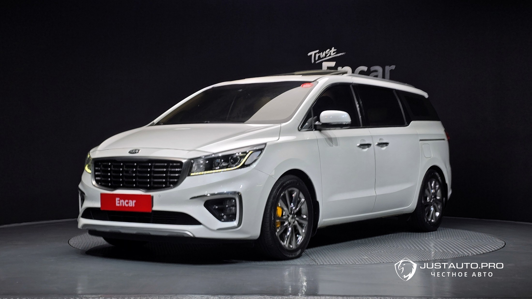 Автомобиль Kia Canival