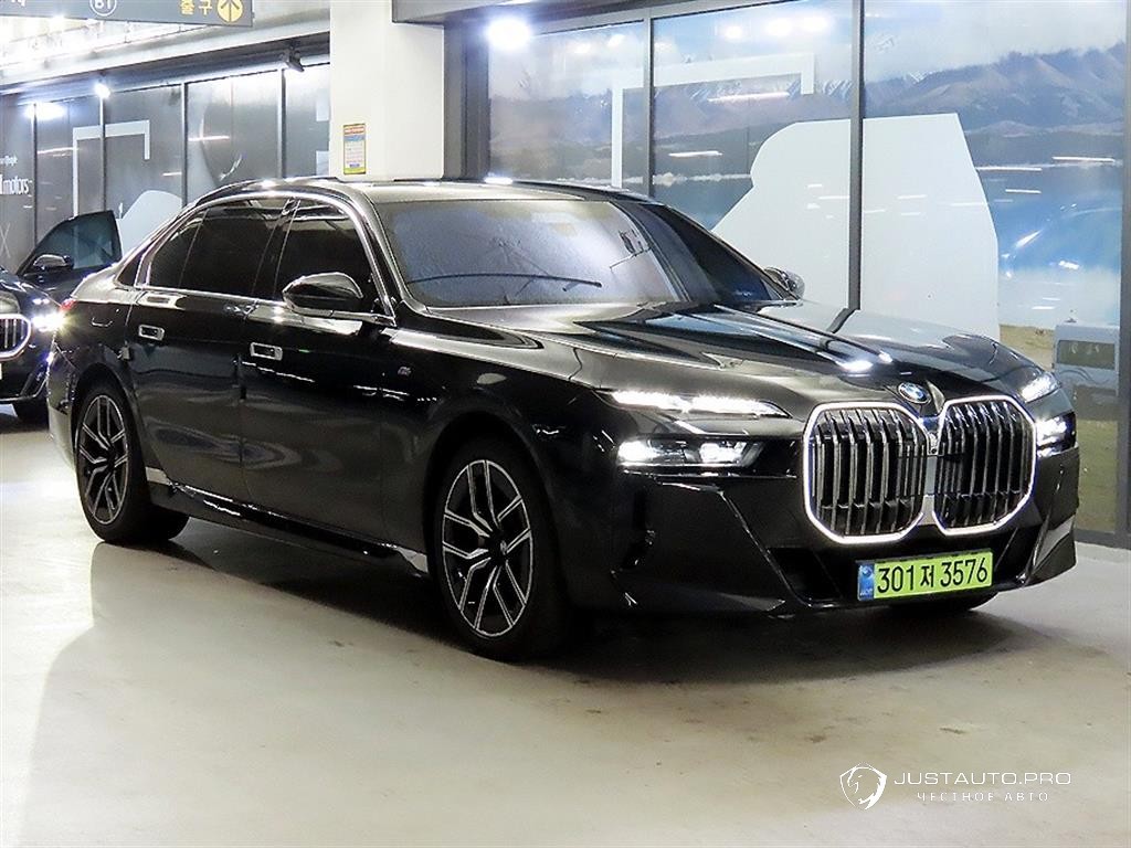 Автомобиль BMW 7-Series