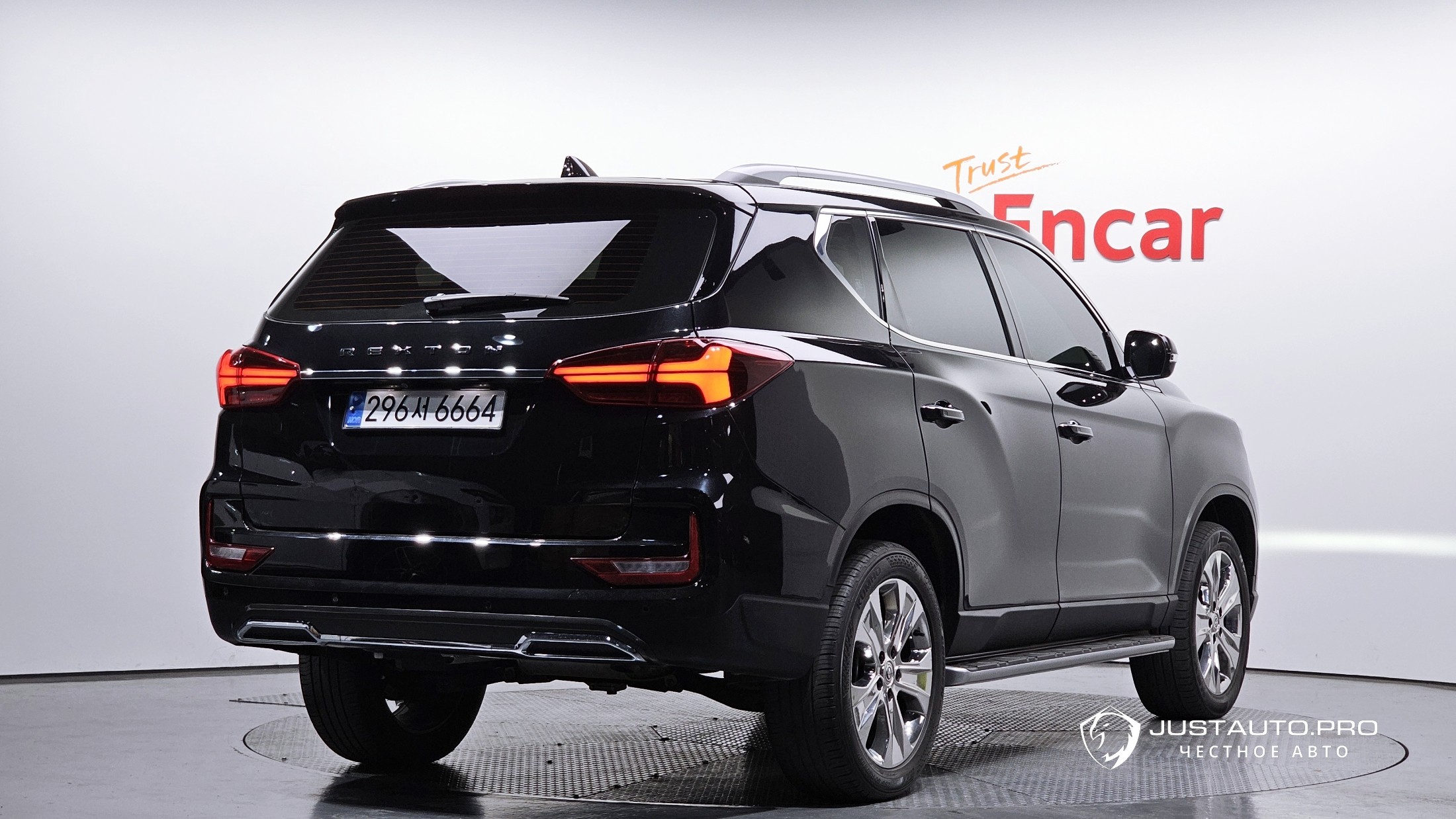Автомобиль KG_Mobility_Ssangyong Rexton