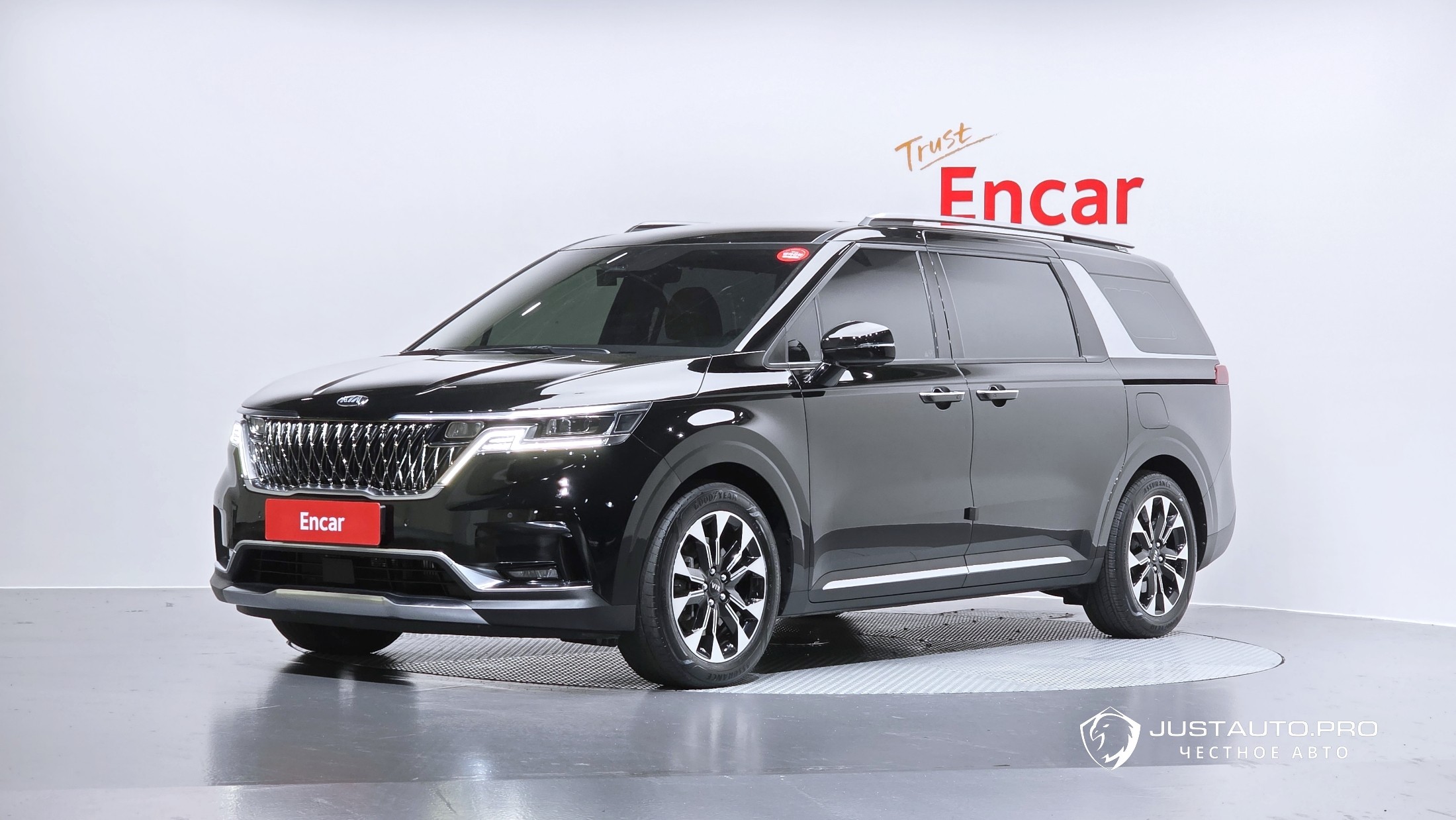 Автомобиль Kia Canival