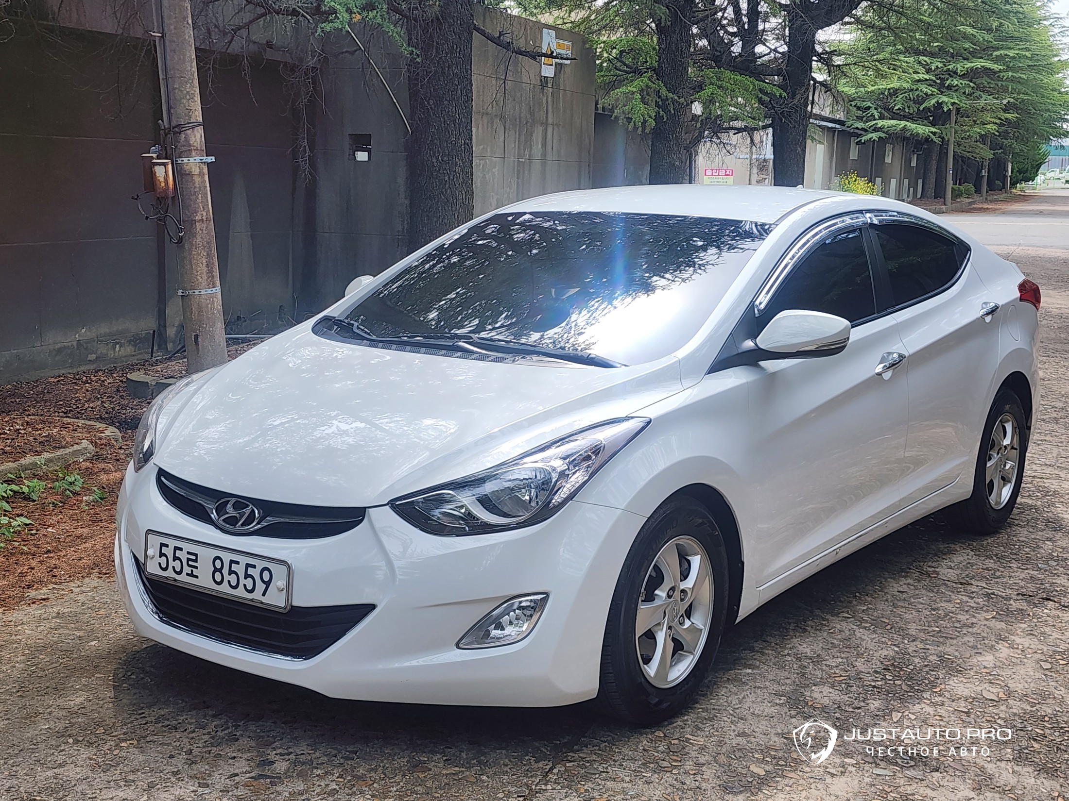 Автомобиль Hyundai AVANTE