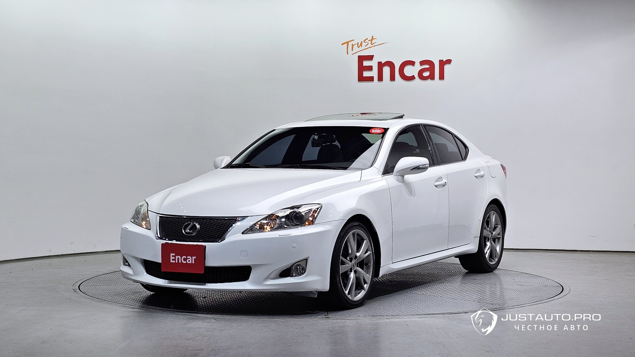 Автомобиль Lexus IS