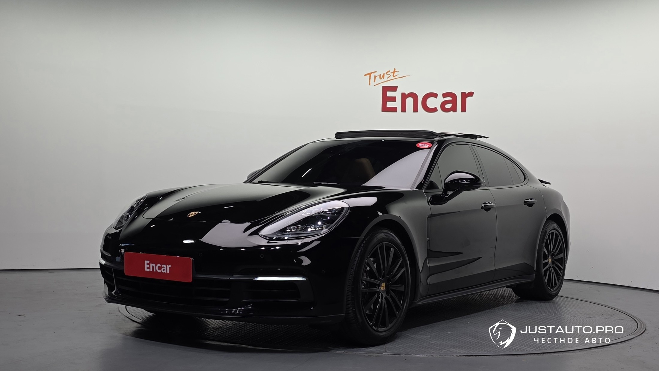Автомобиль Porsche Panamera