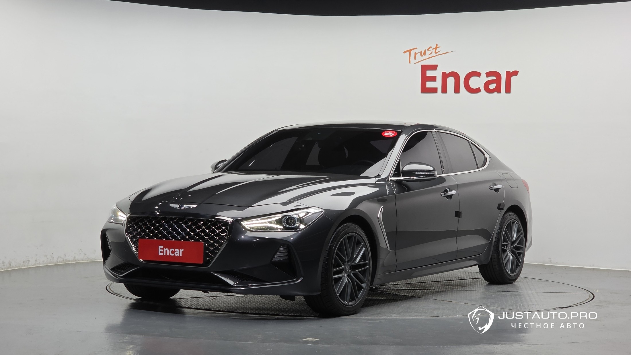 Автомобиль Genesis G70