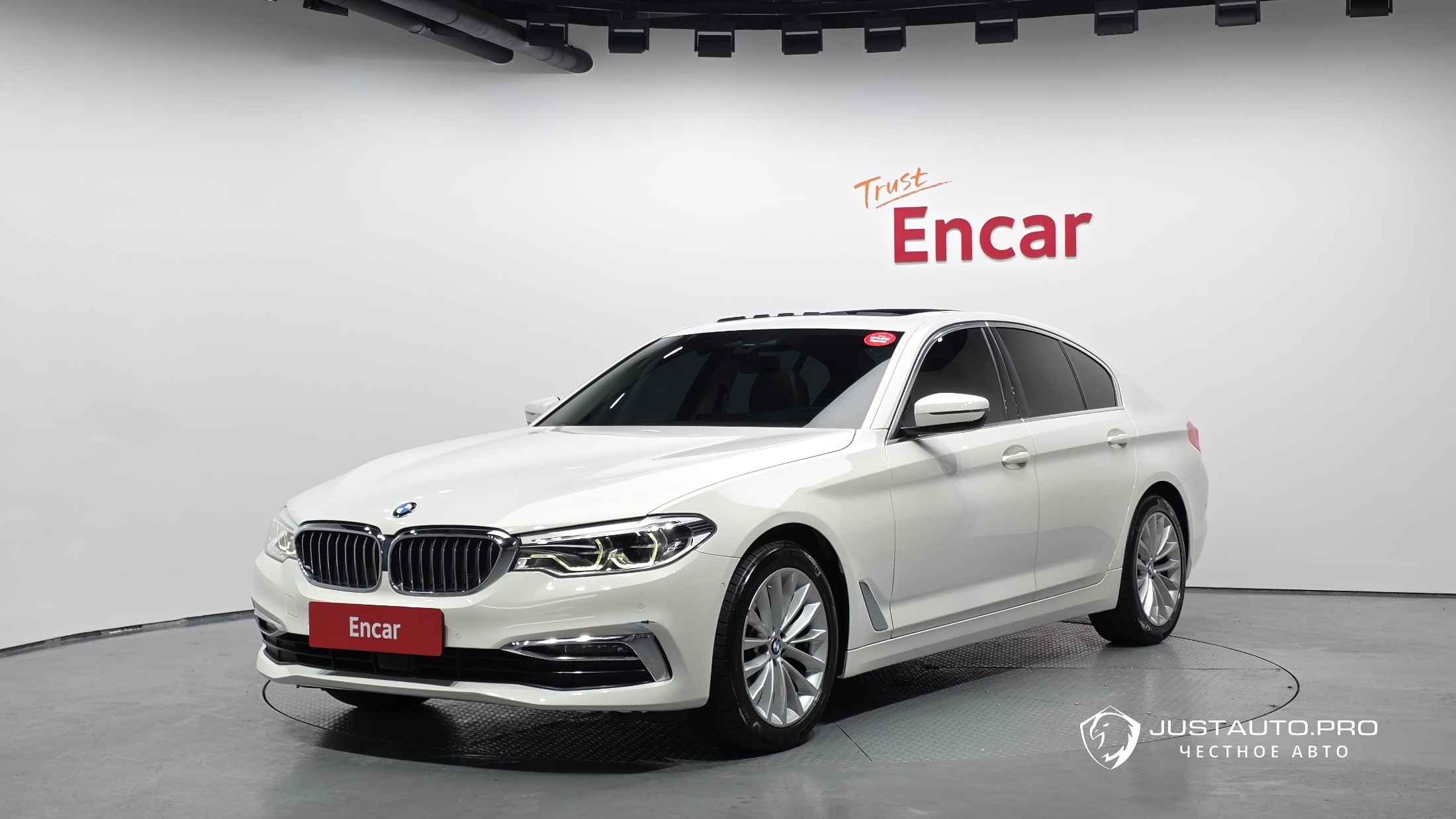 Автомобиль BMW 5-Series