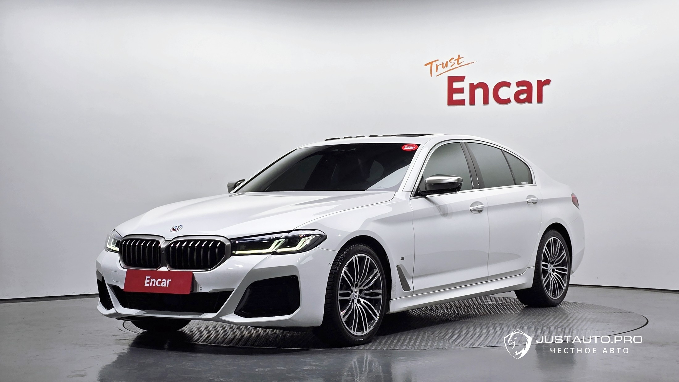 Автомобиль BMW 5-Series