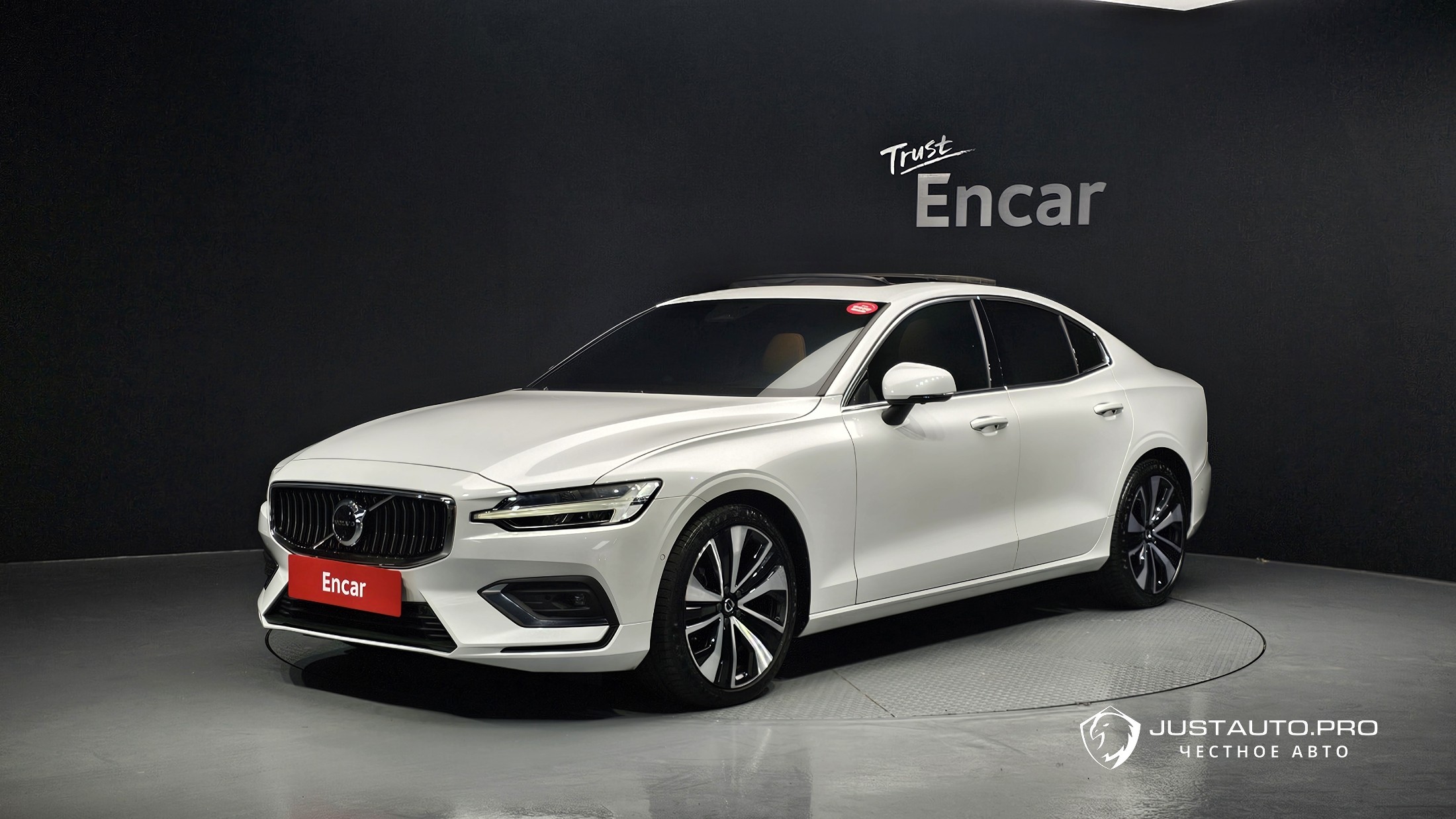 Автомобиль Volvo S60