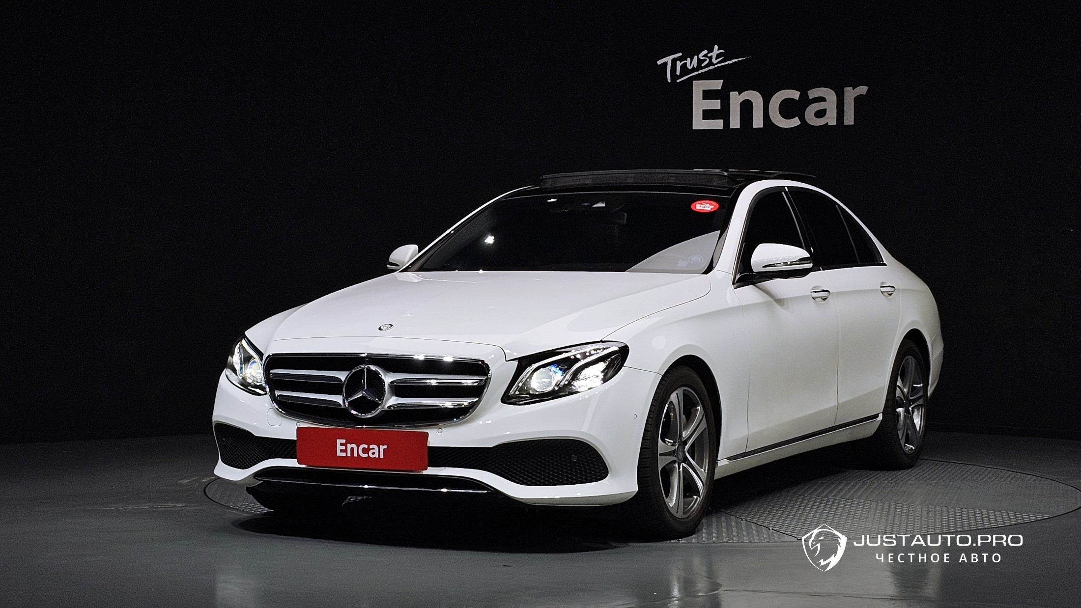 Автомобиль Mercedes-Benz E-Class