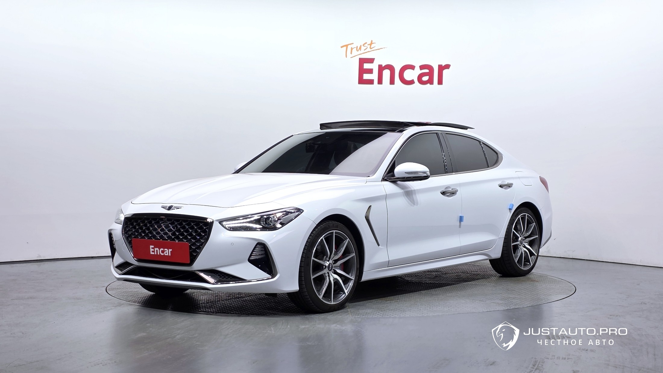 Автомобиль Genesis G70