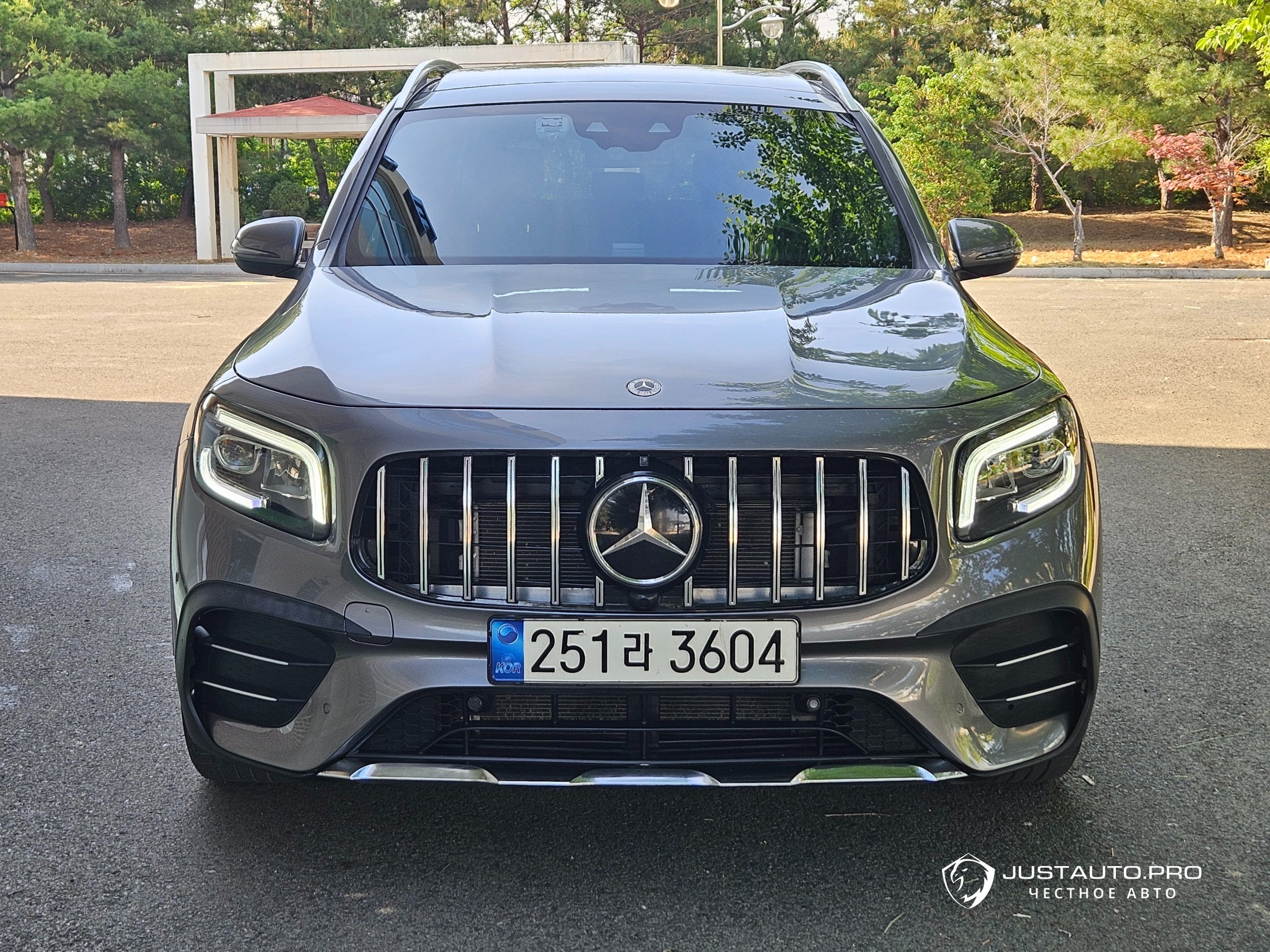 Автомобиль Mercedes-Benz GLB-Class