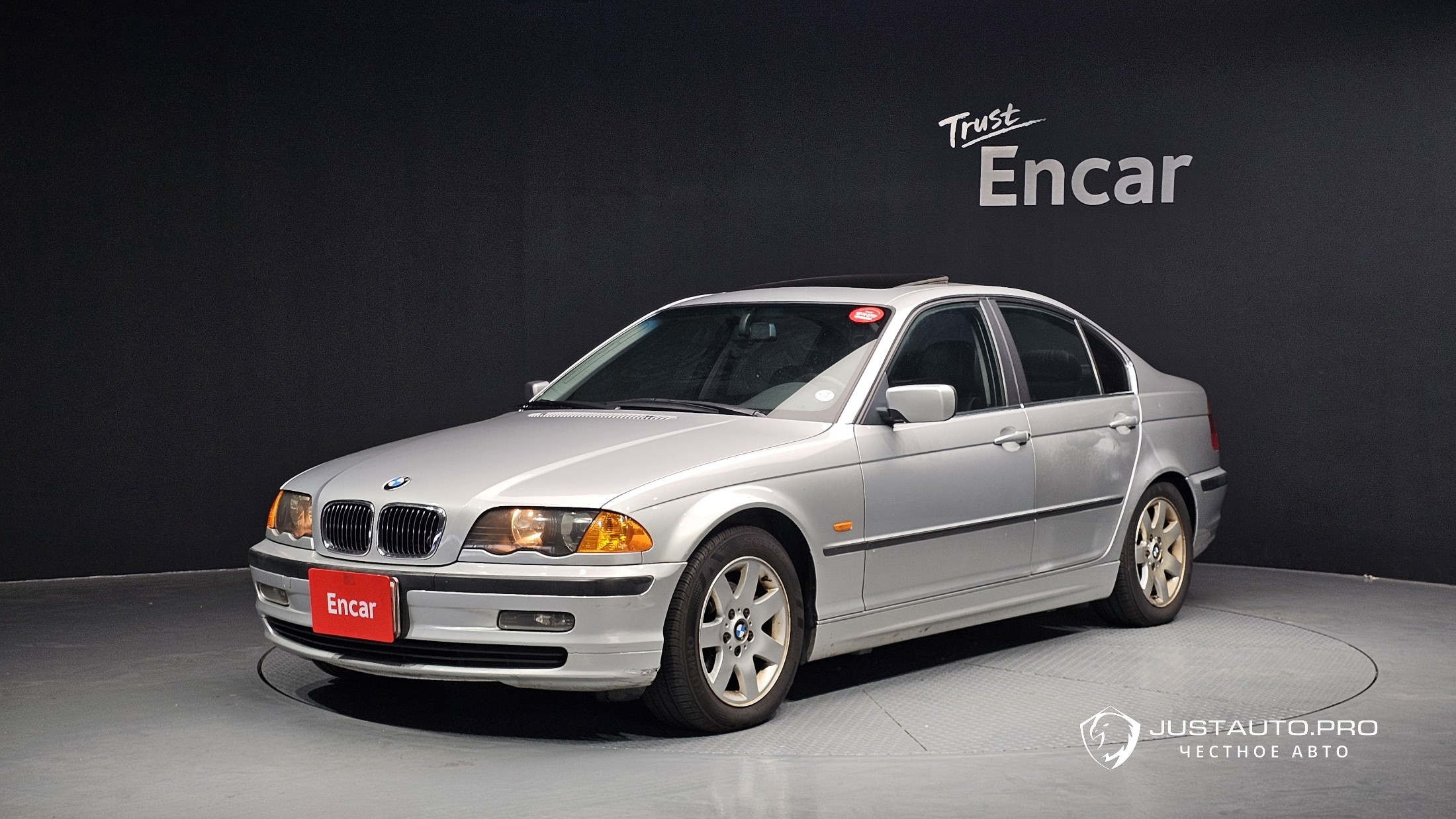 Автомобиль BMW 3-Series